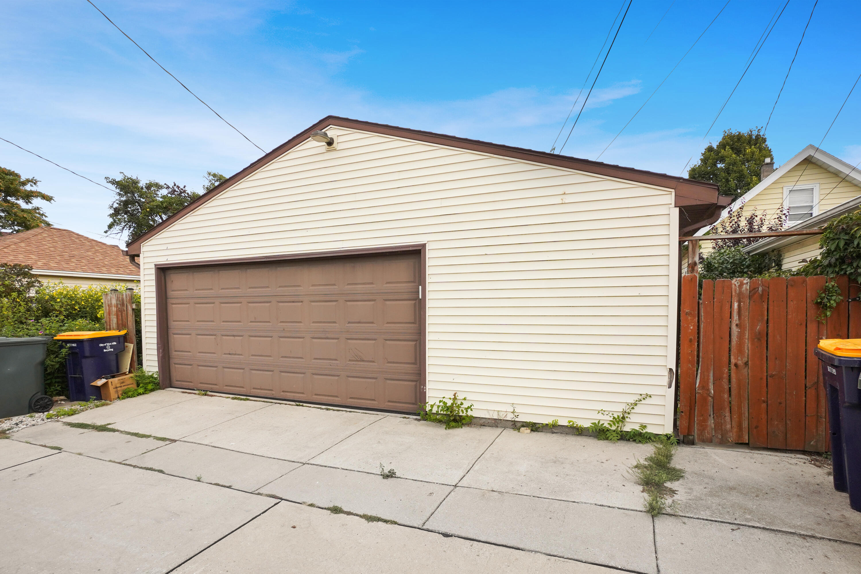 1205 S 74th St, 1207