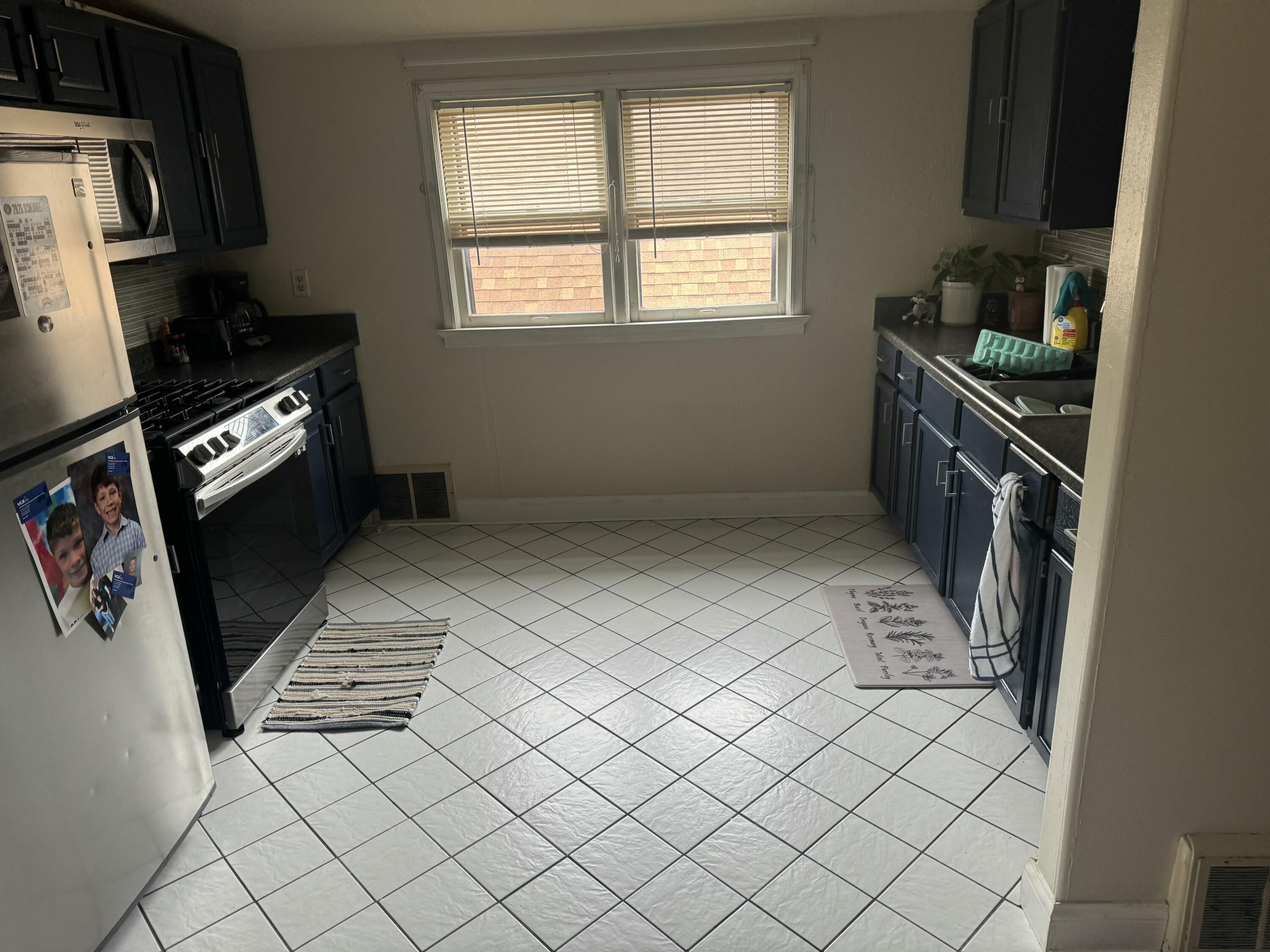 1205 S 74th St, 1207