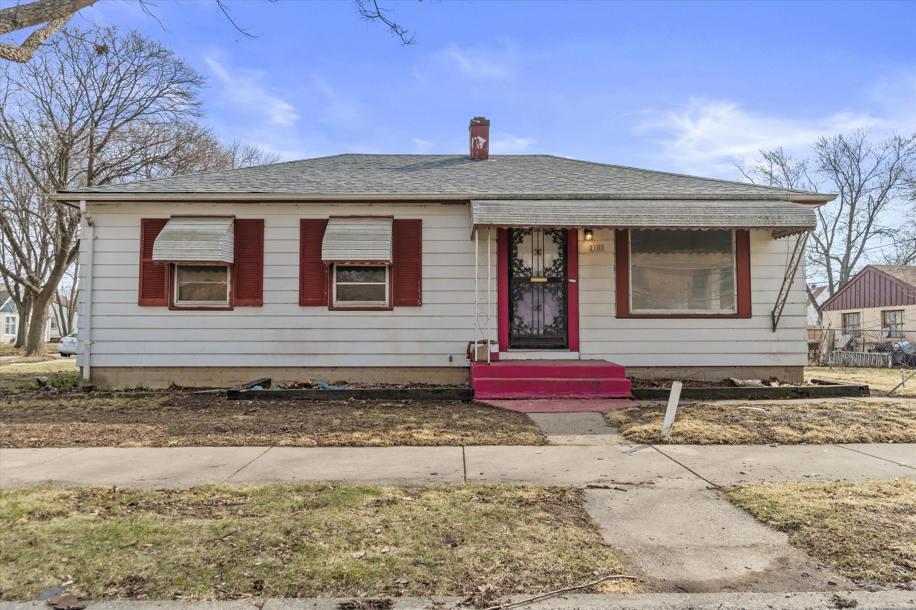 2101 W Fairmount Ave