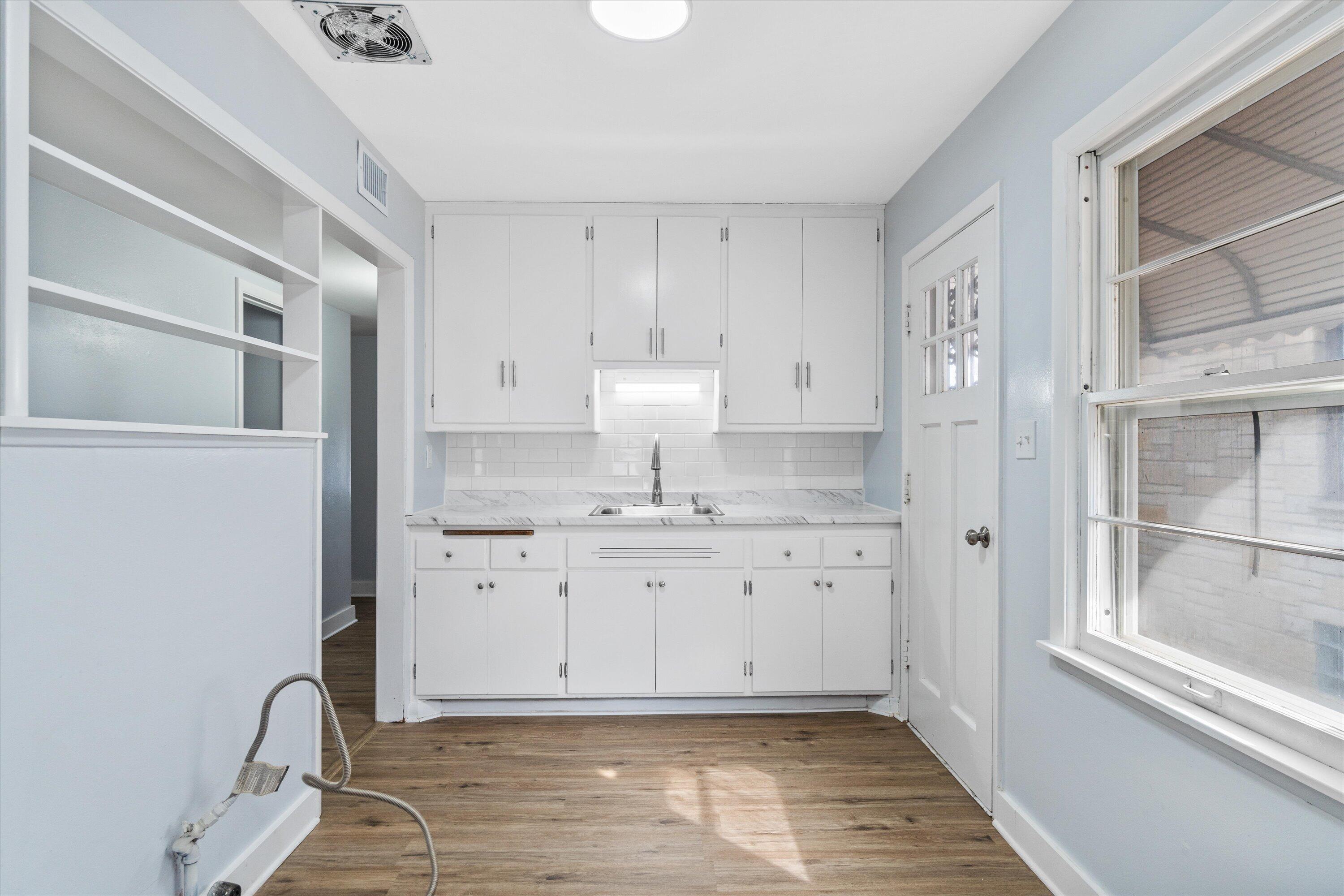 2101 W Fairmount Ave