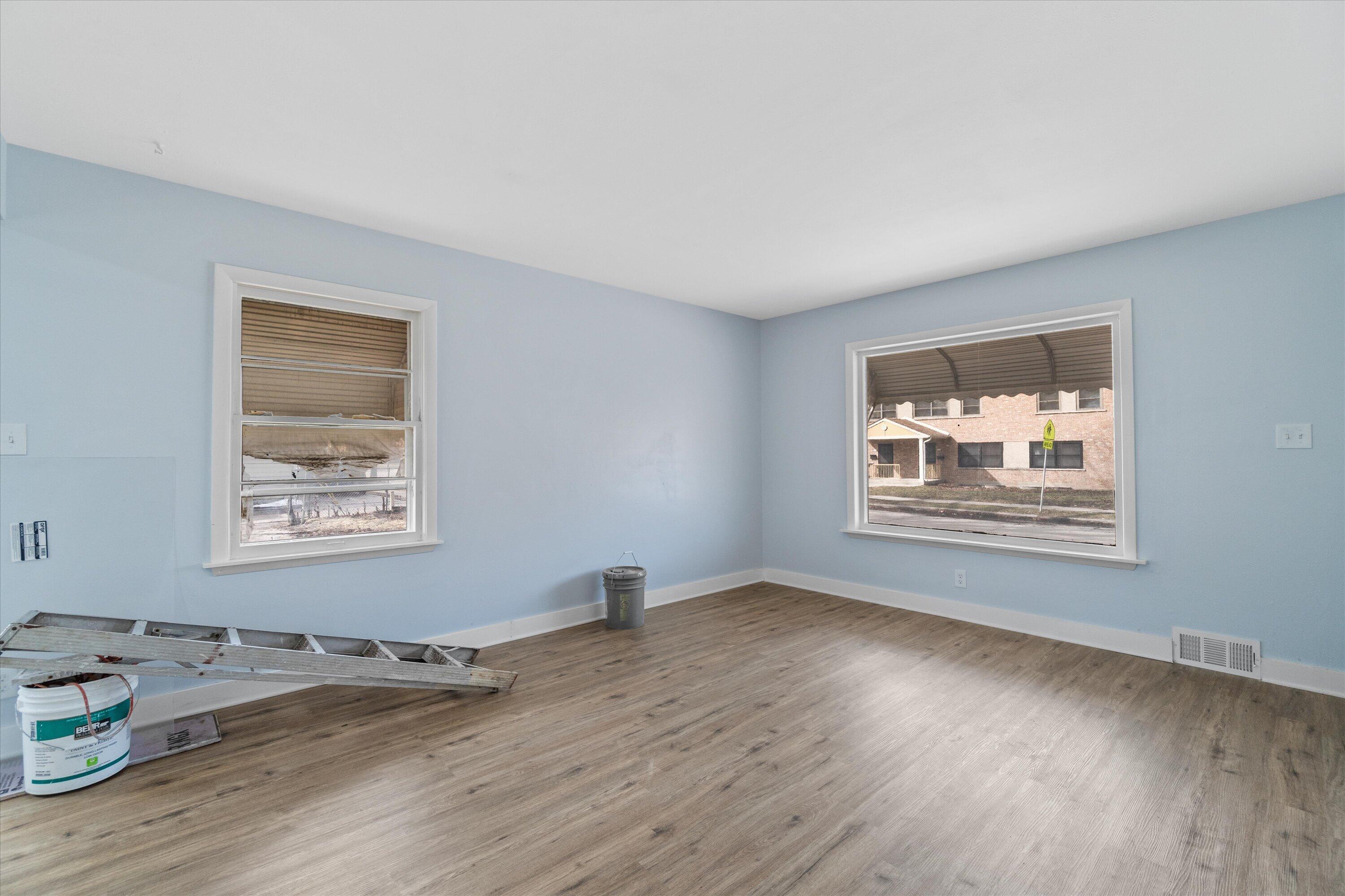 2101 W Fairmount Ave