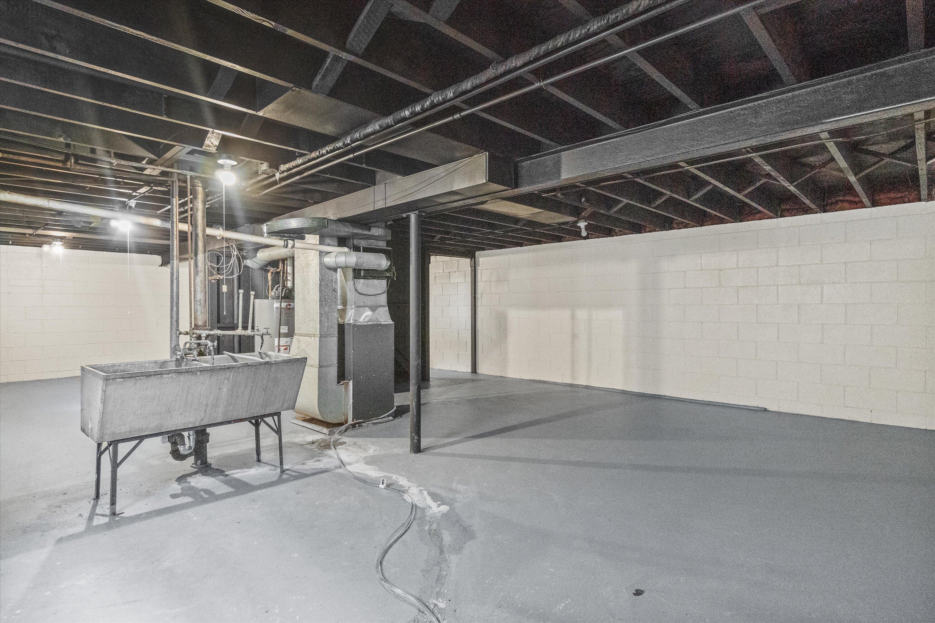 2101 W Fairmount Ave