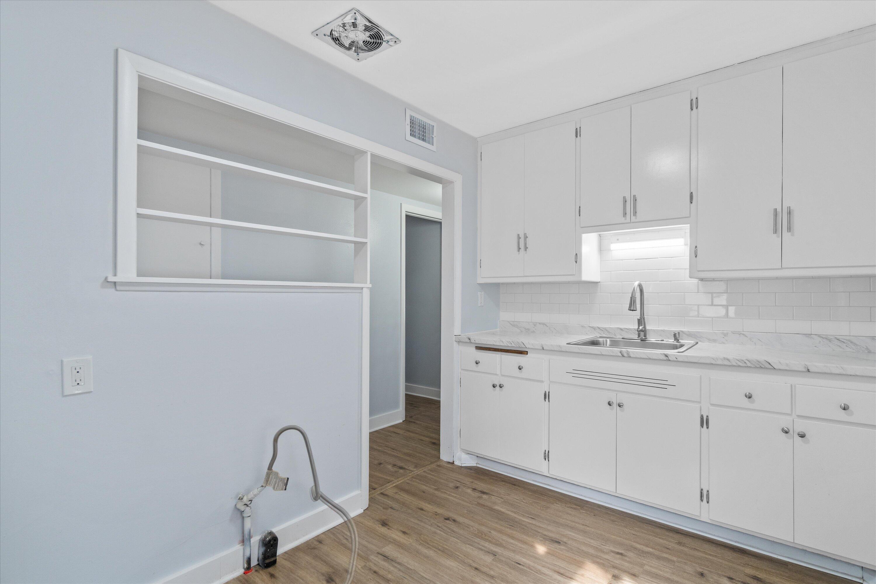 2101 W Fairmount Ave