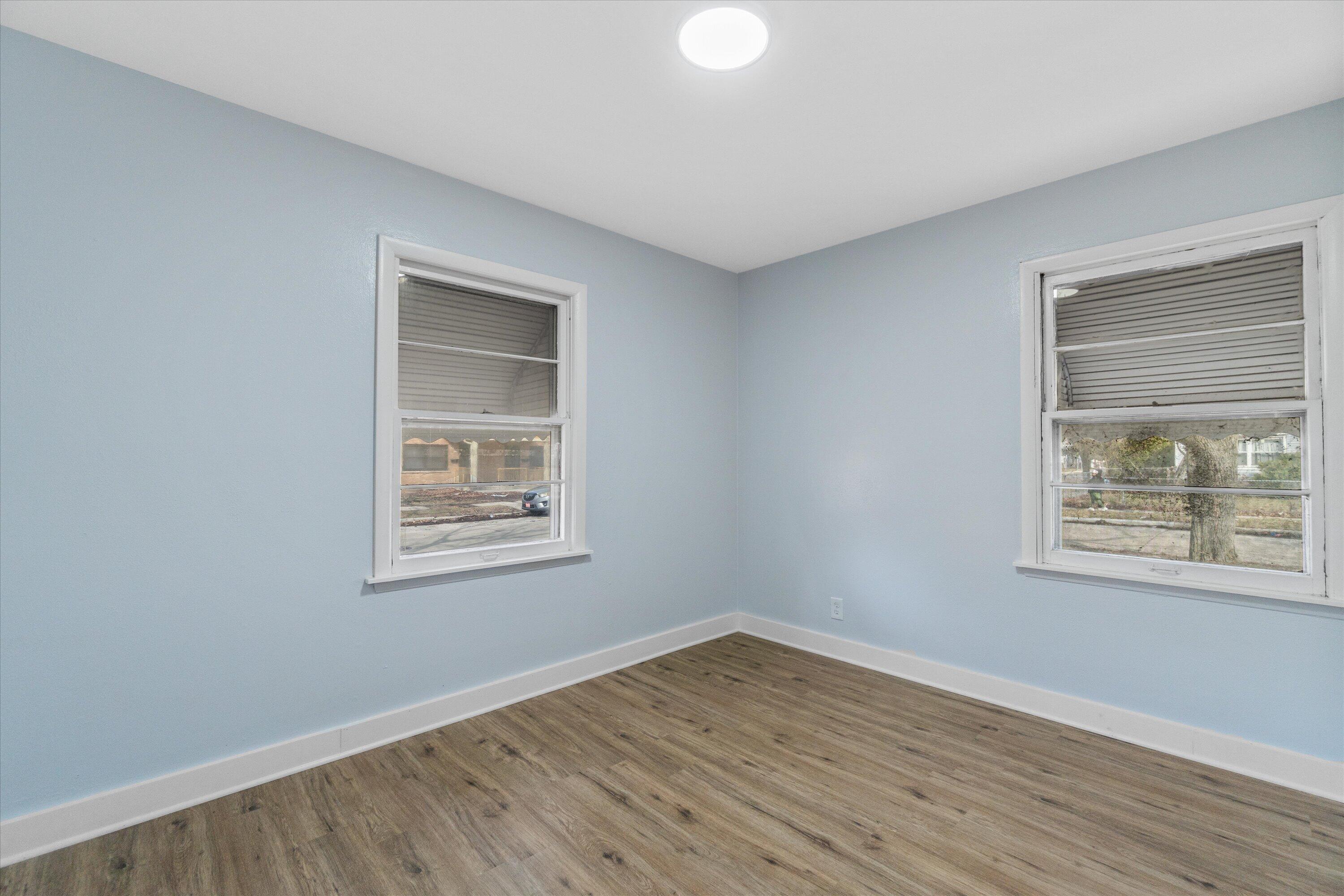 2101 W Fairmount Ave