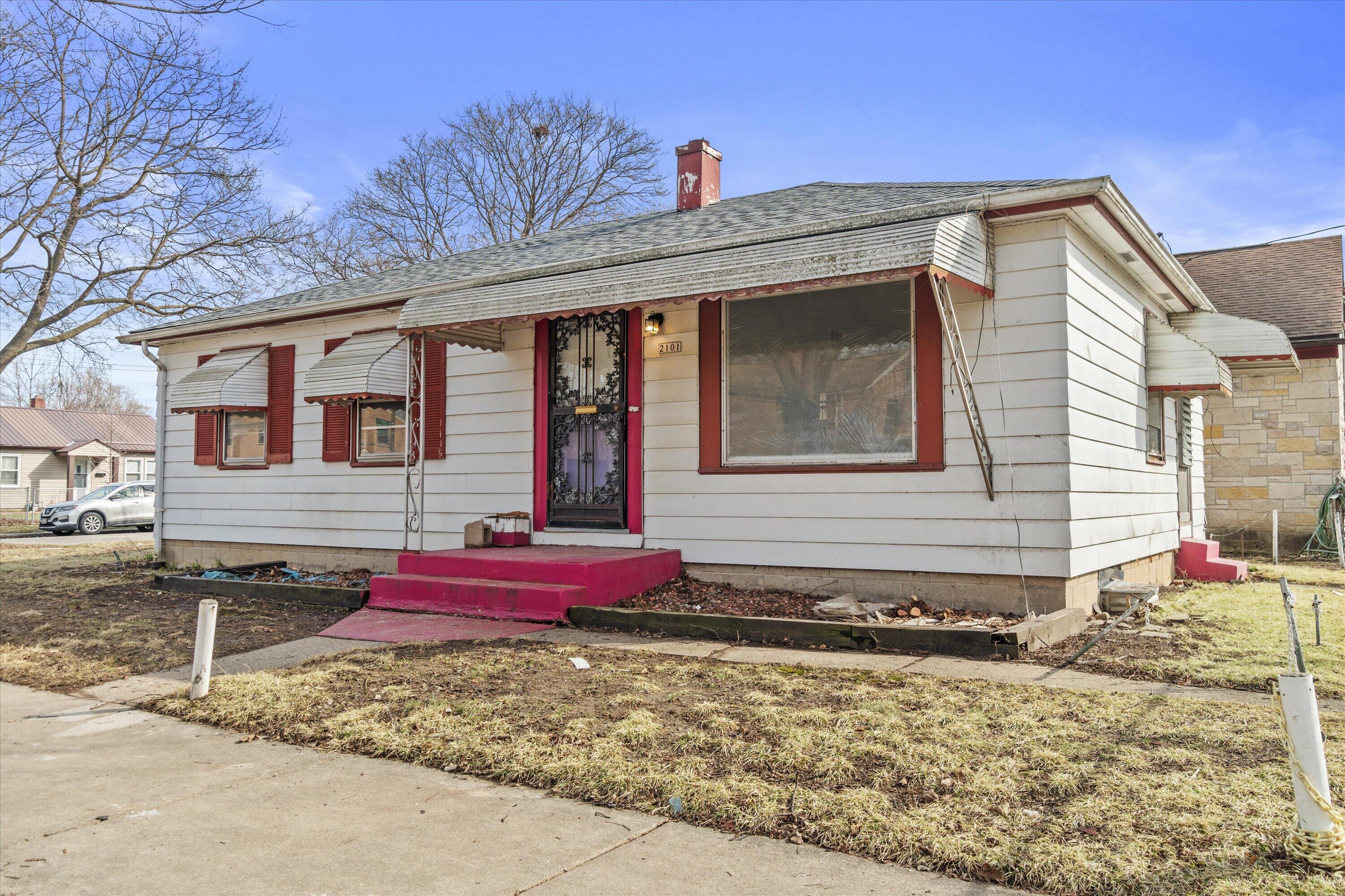 2101 W Fairmount Ave