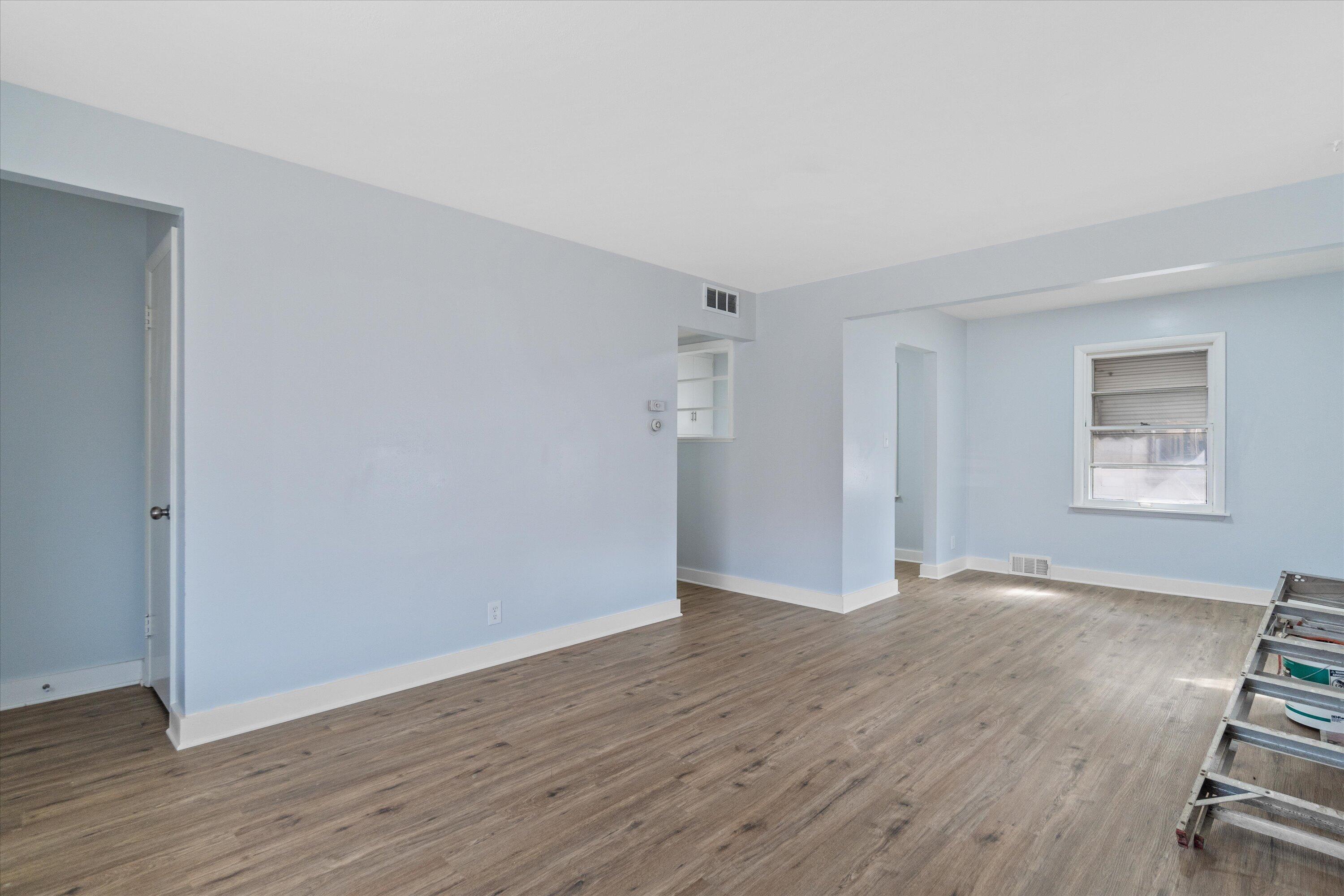 2101 W Fairmount Ave