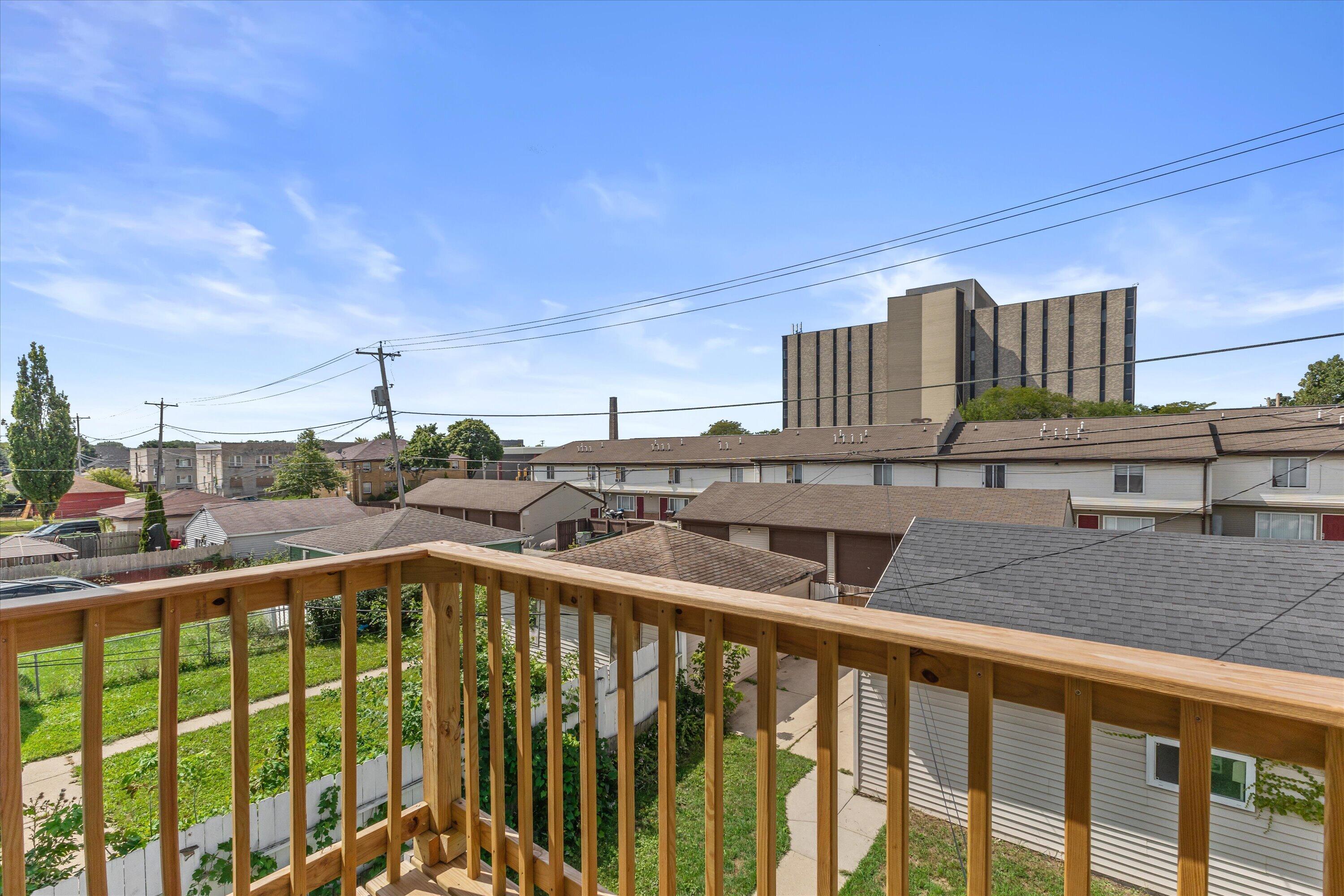 4225 N 26th St, 4227