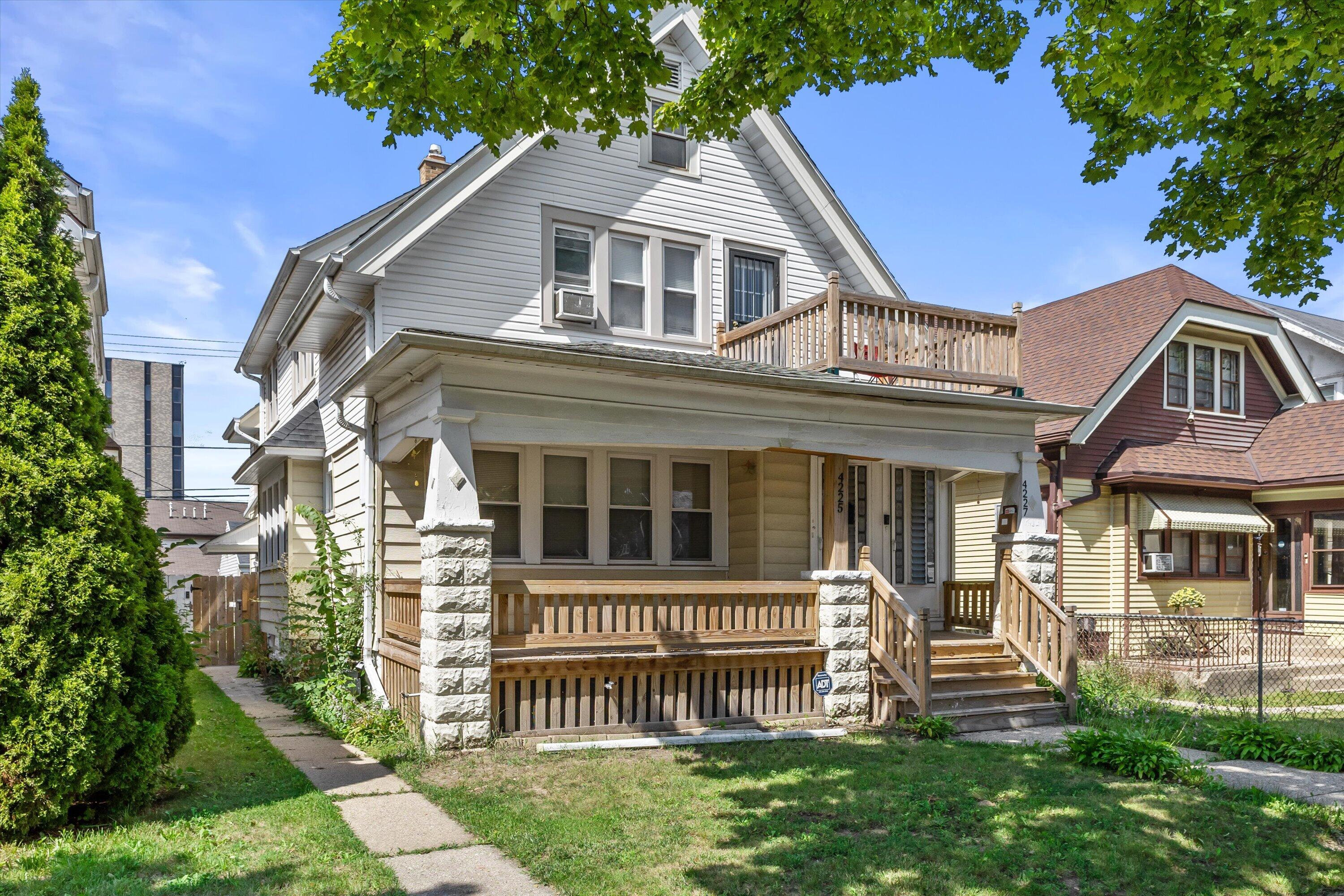 4225 N 26th St, 4227