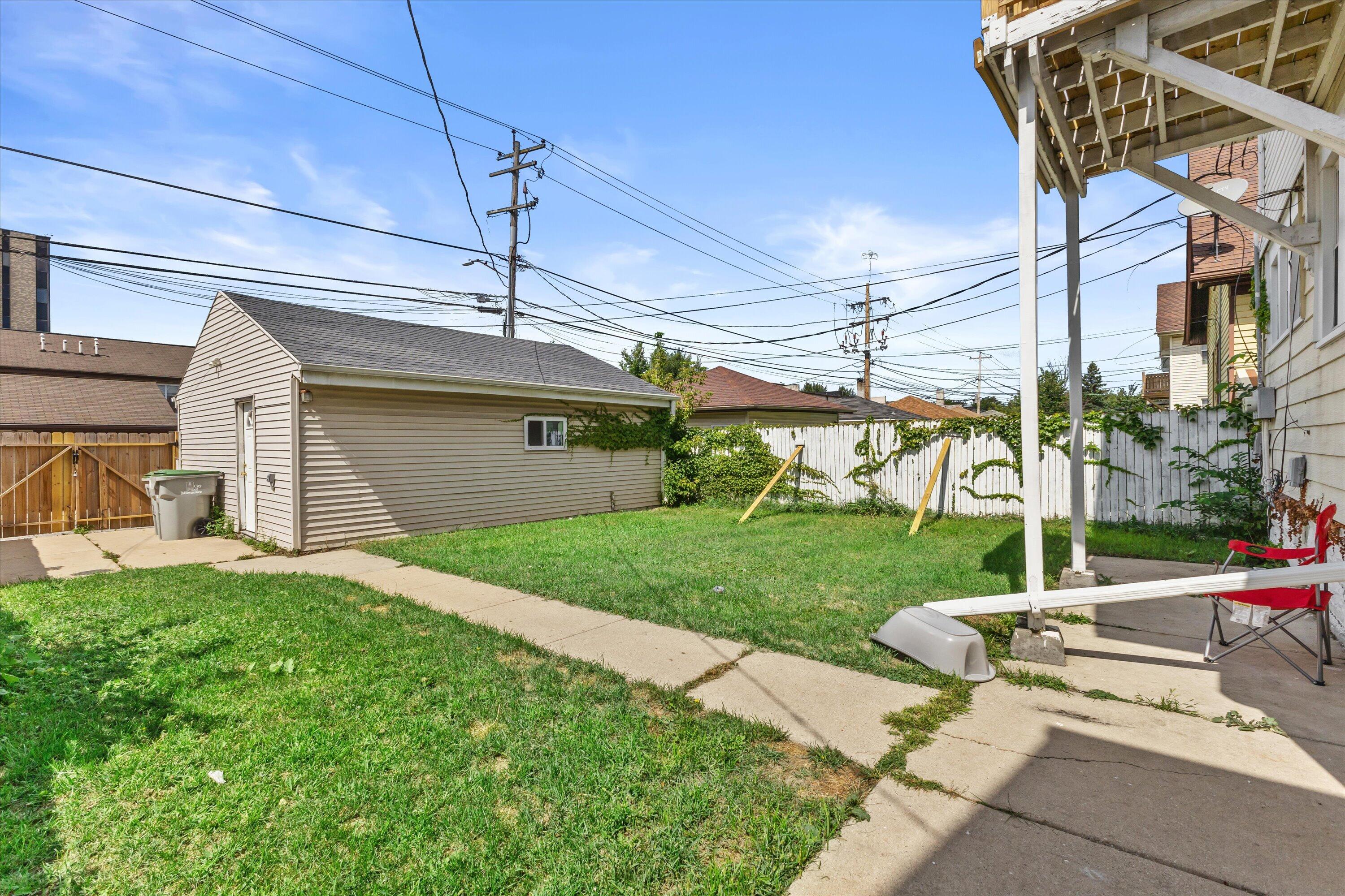 4225 N 26th St, 4227