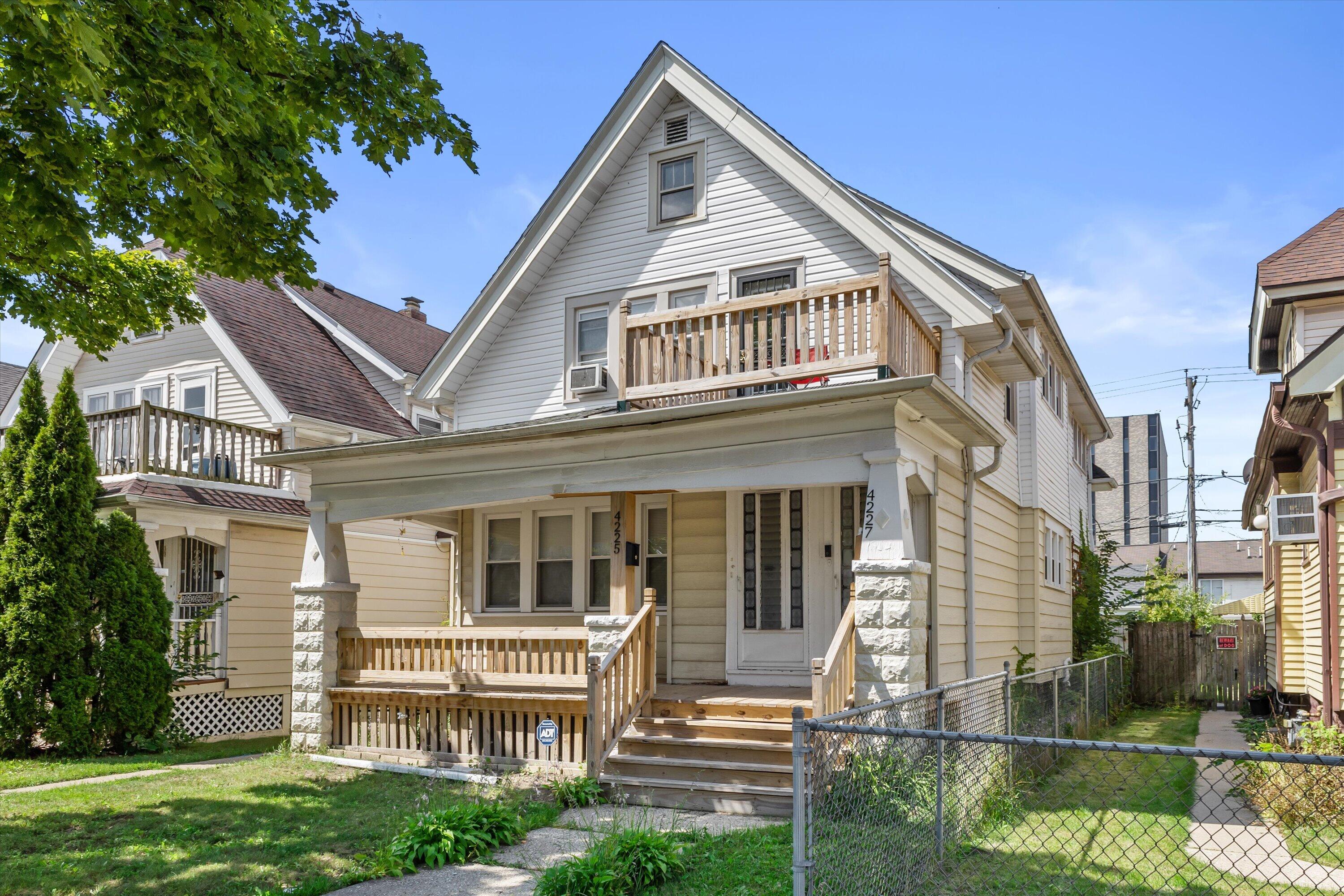 4225 N 26th St, 4227