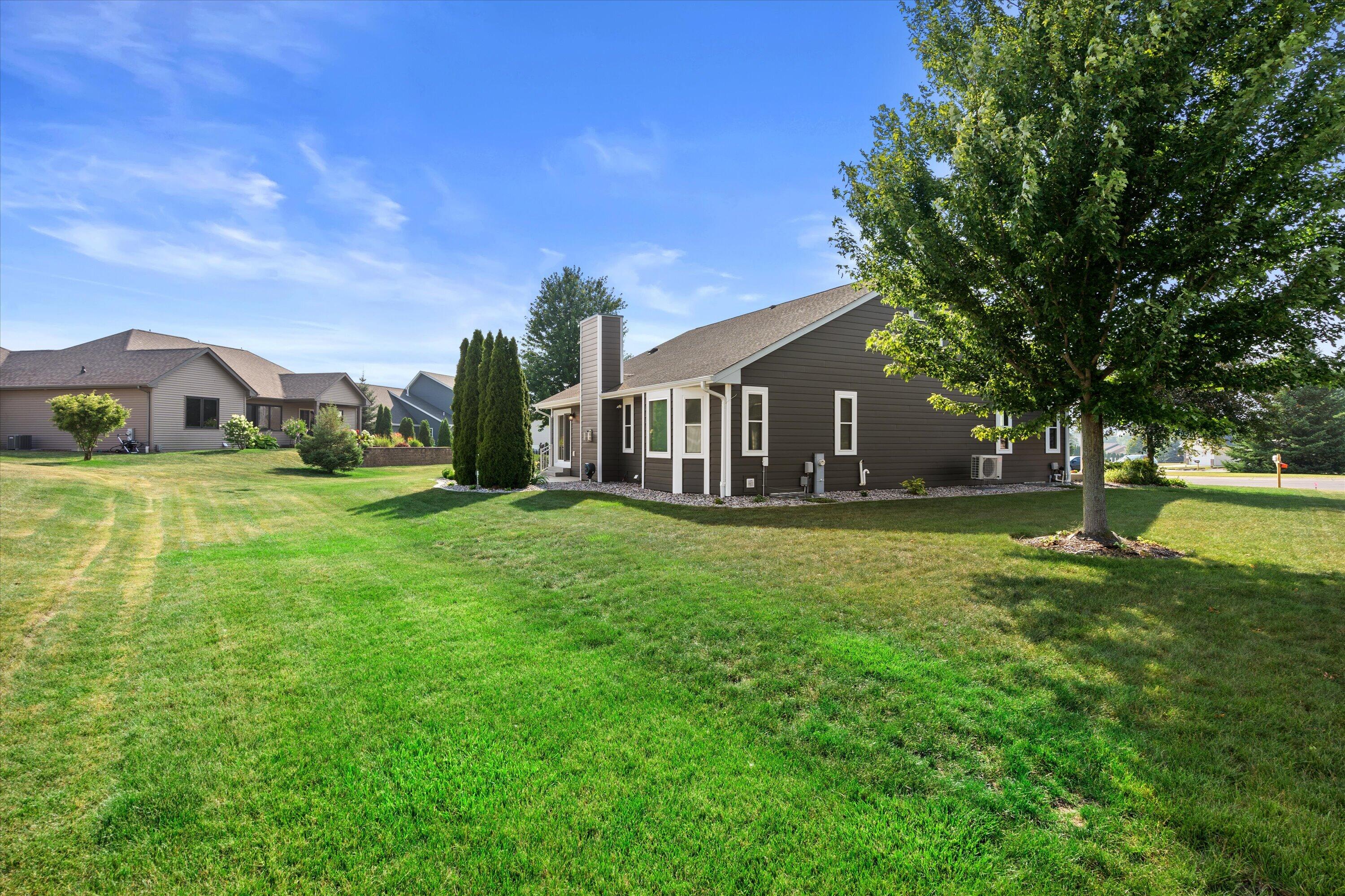6413 Merganser Dr