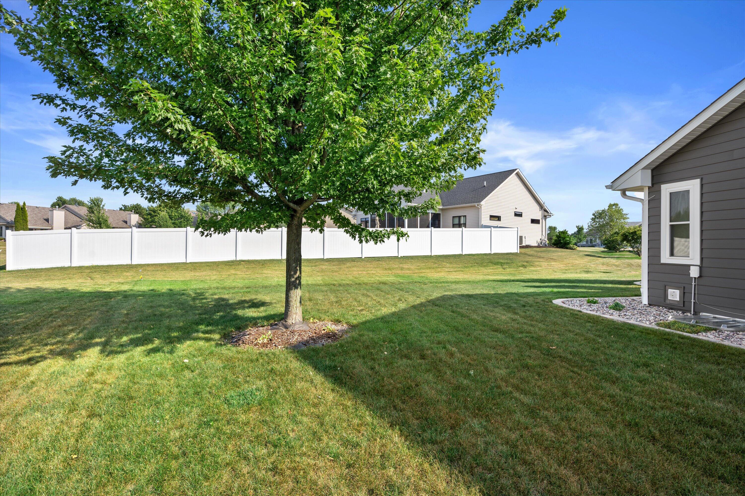 6413 Merganser Dr