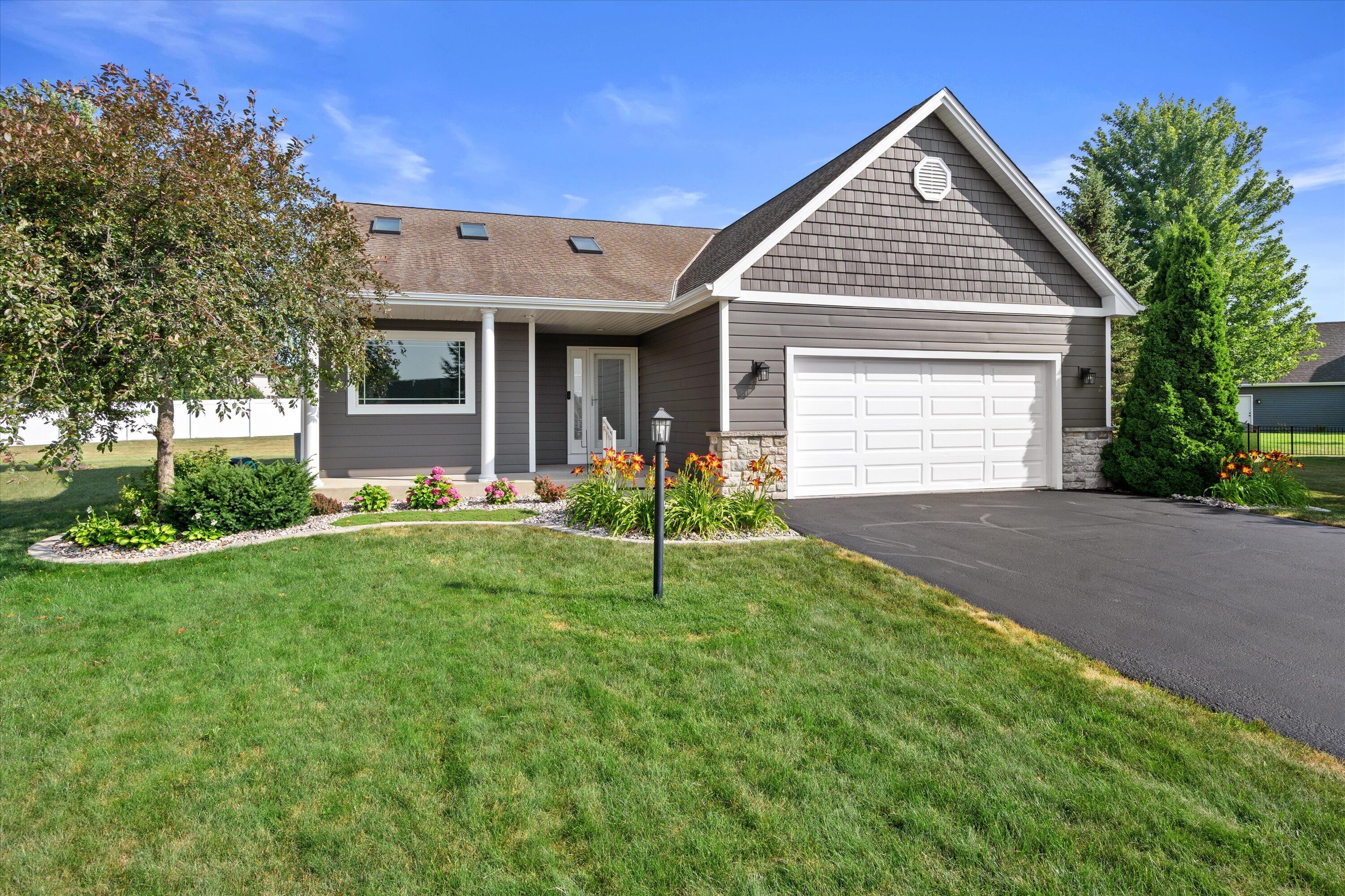 6413 Merganser Dr