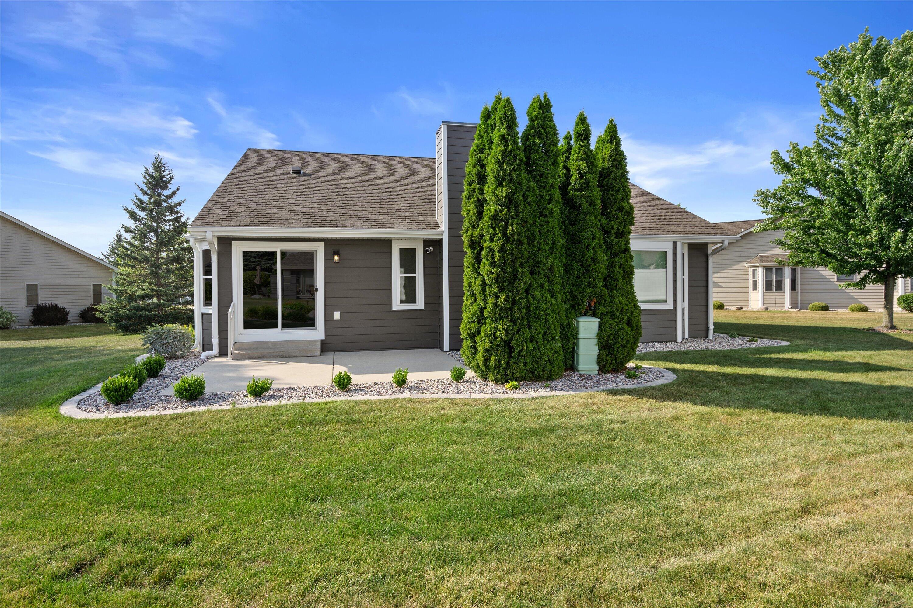 6413 Merganser Dr
