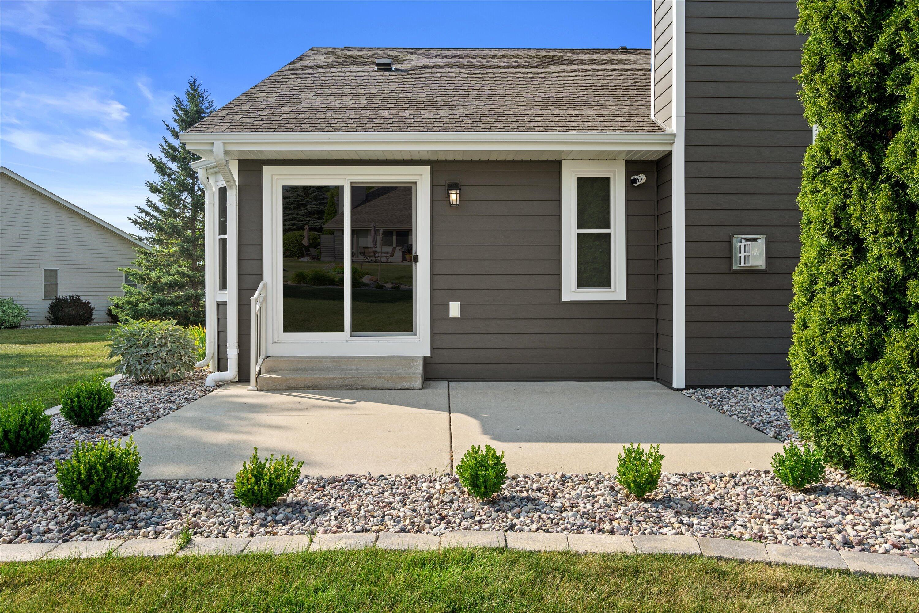 6413 Merganser Dr