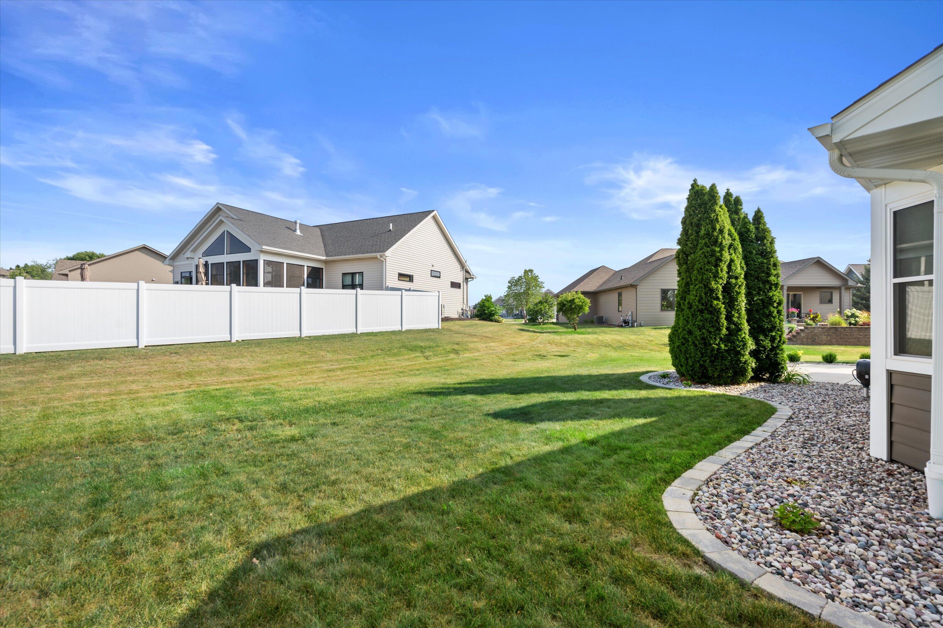 6413 Merganser Dr
