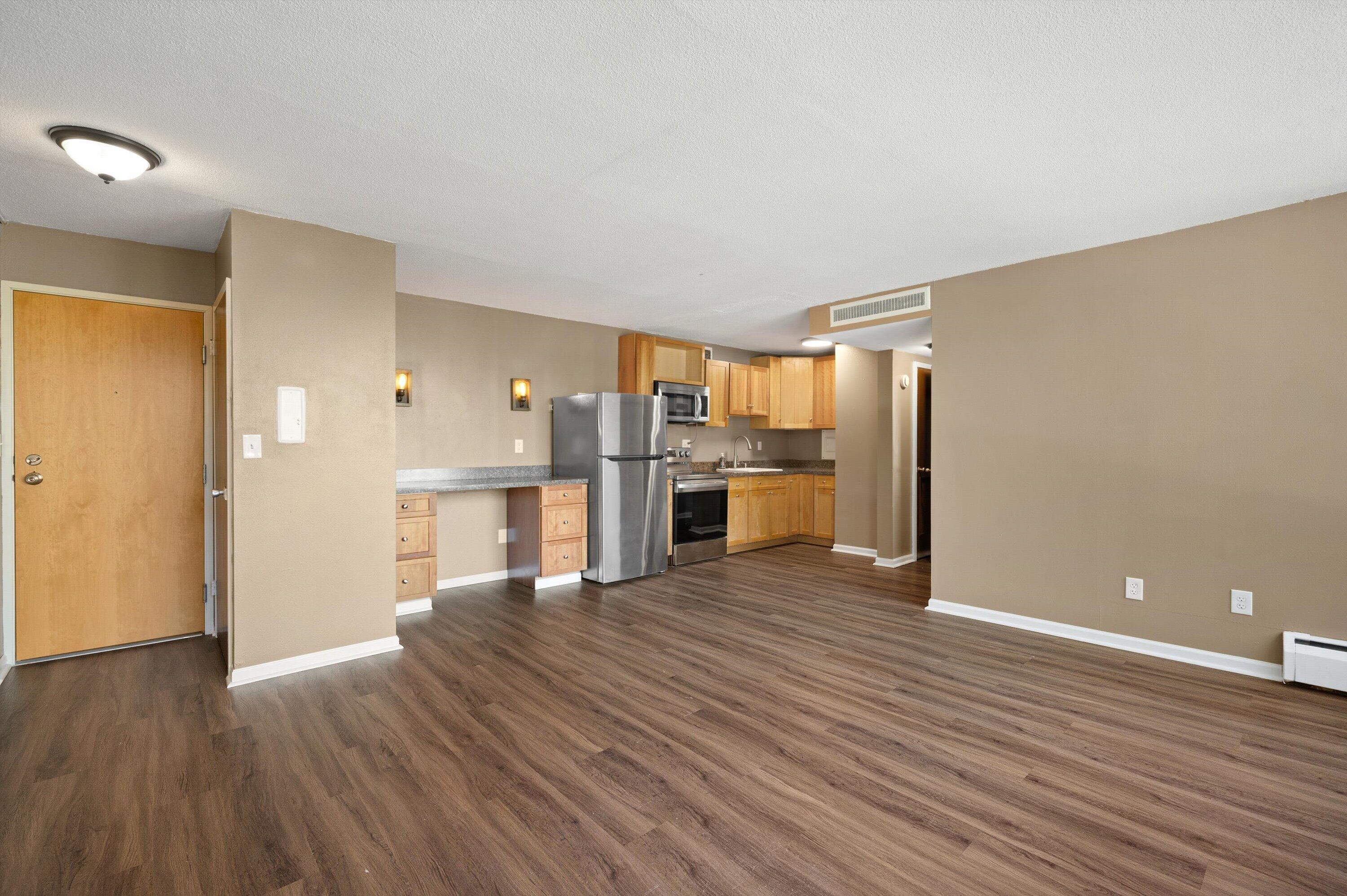 1409 N Prospect Ave, 302