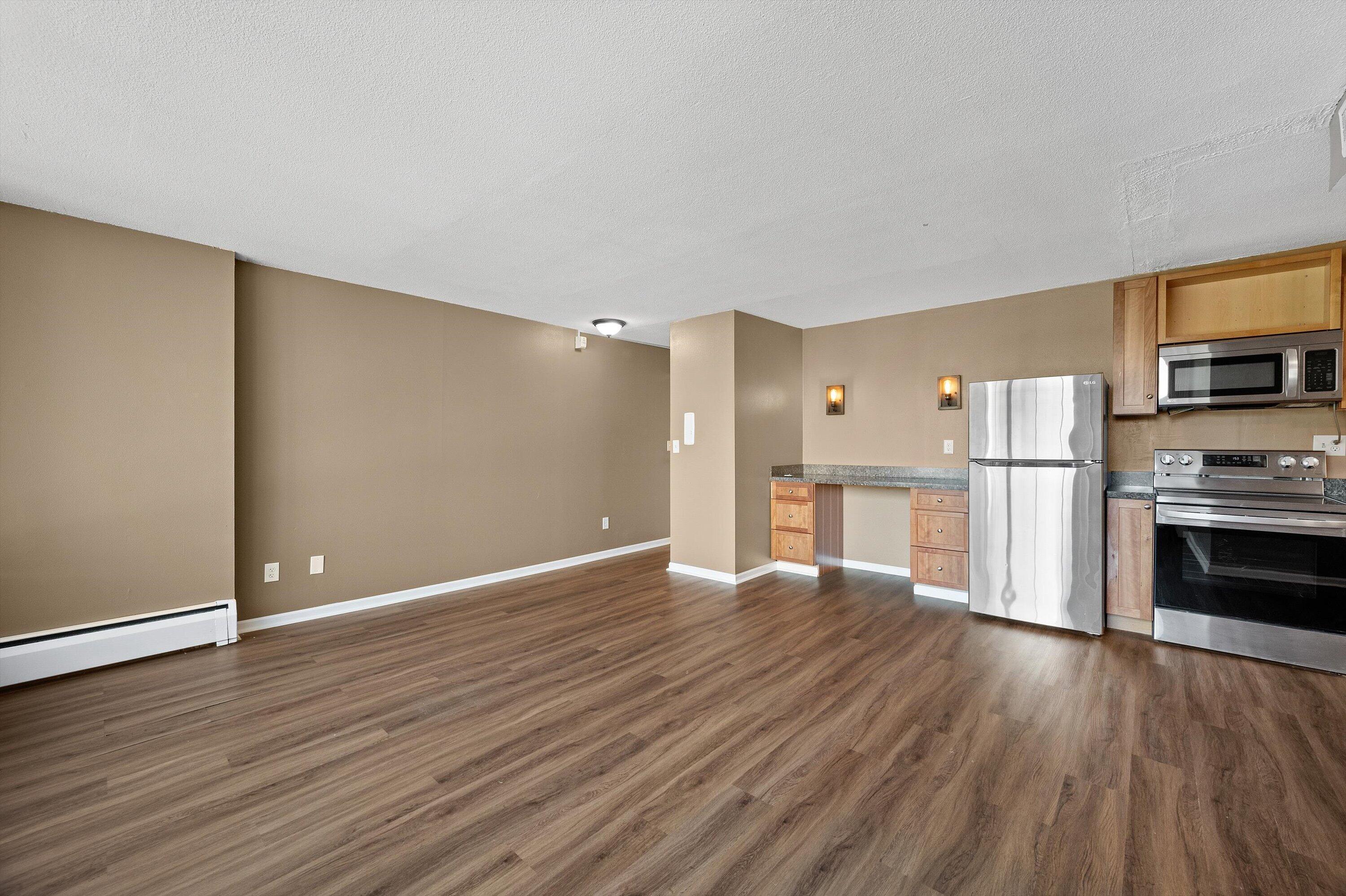 1409 N Prospect Ave, 302