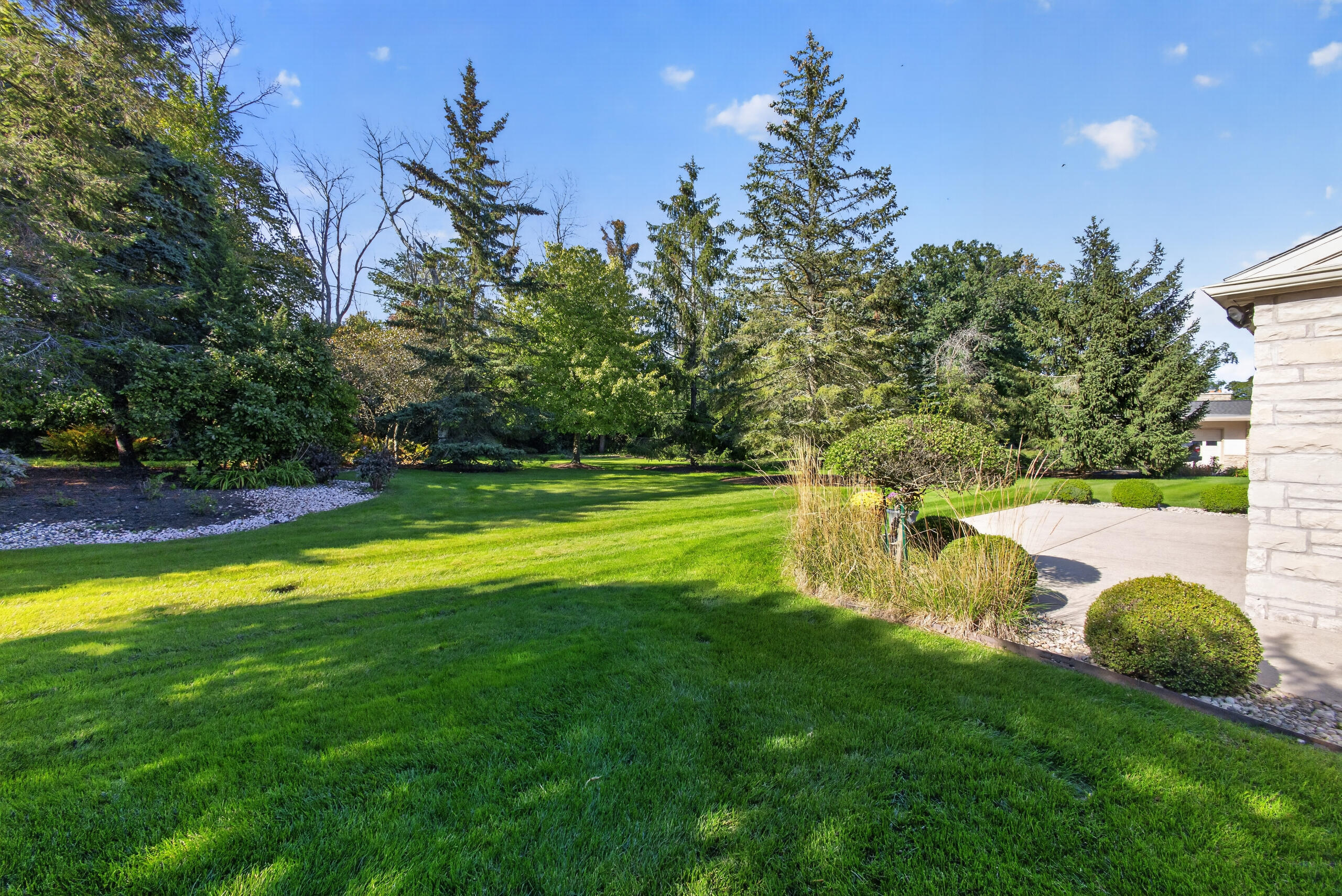 6717 N Holly Ct