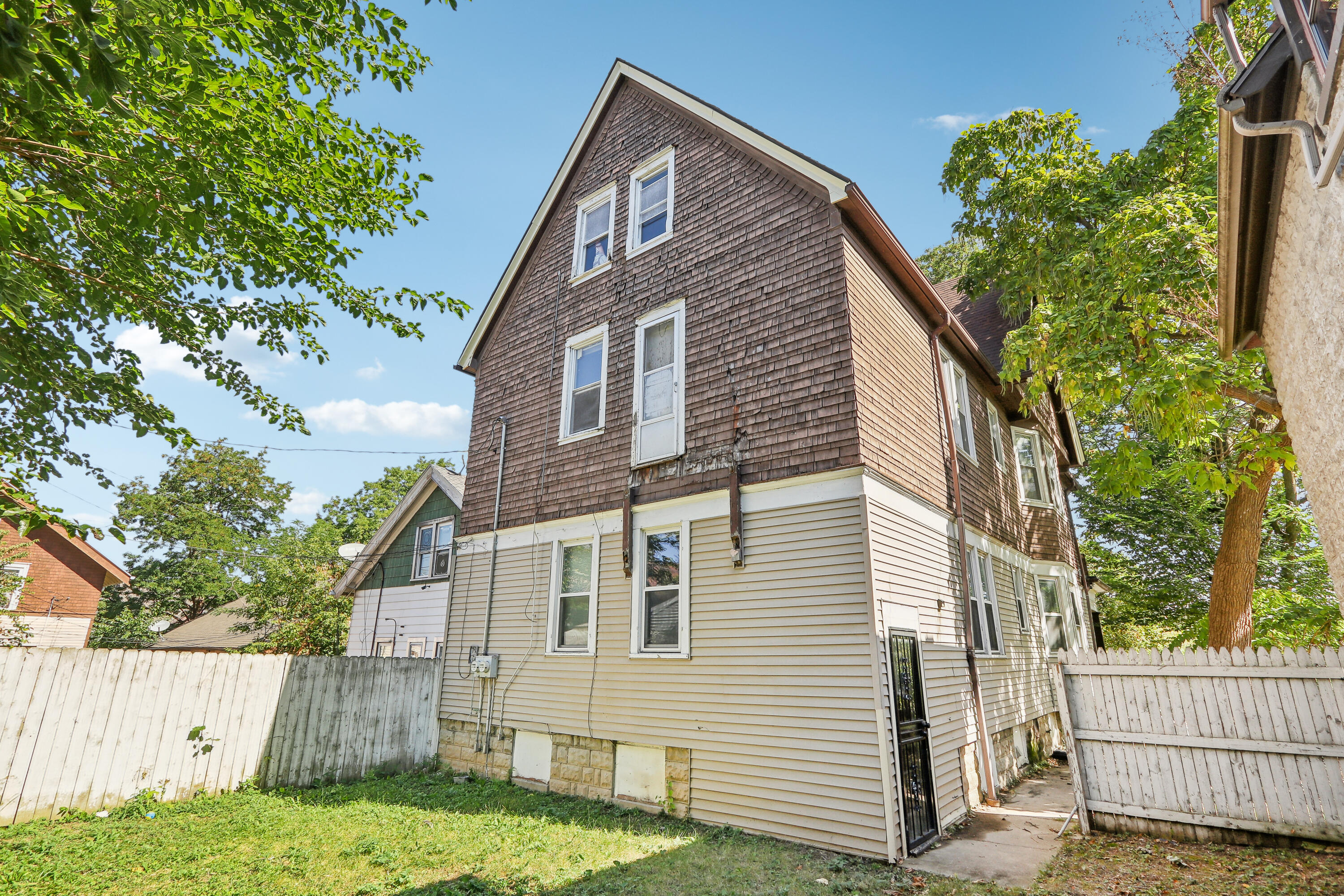 2027 N 47th St, 2029