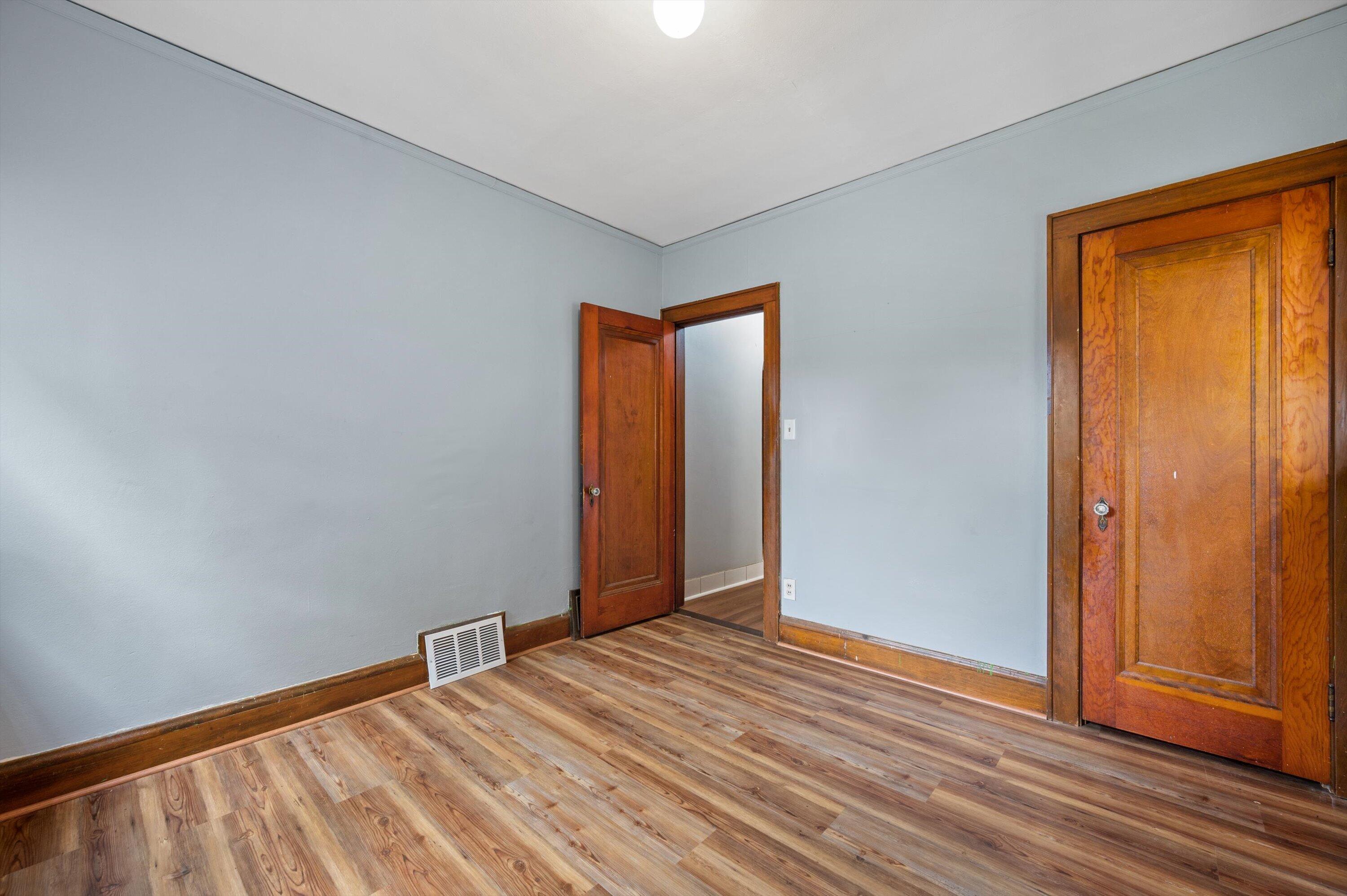 4460 N 30th St, 4462