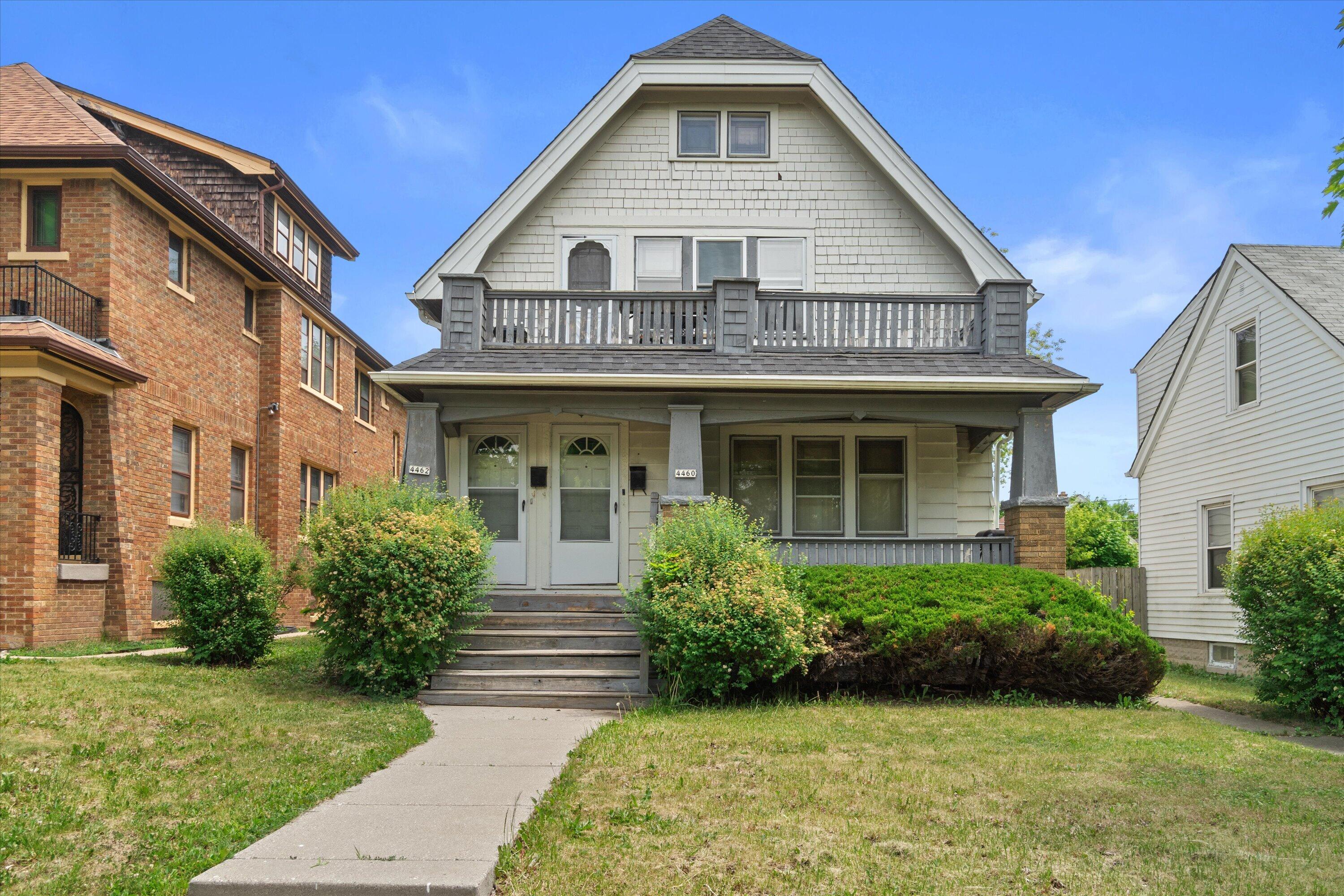 4460 N 30th St, 4462