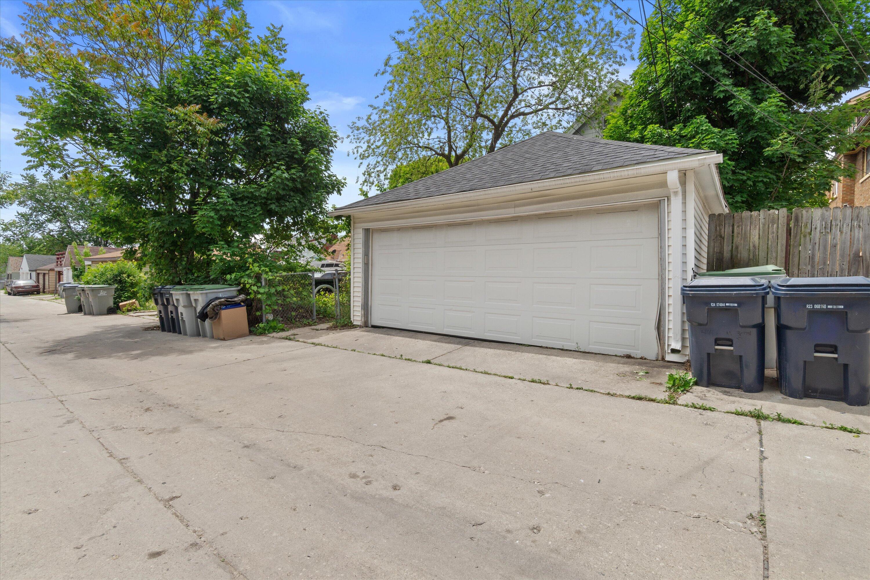 4460 N 30th St, 4462