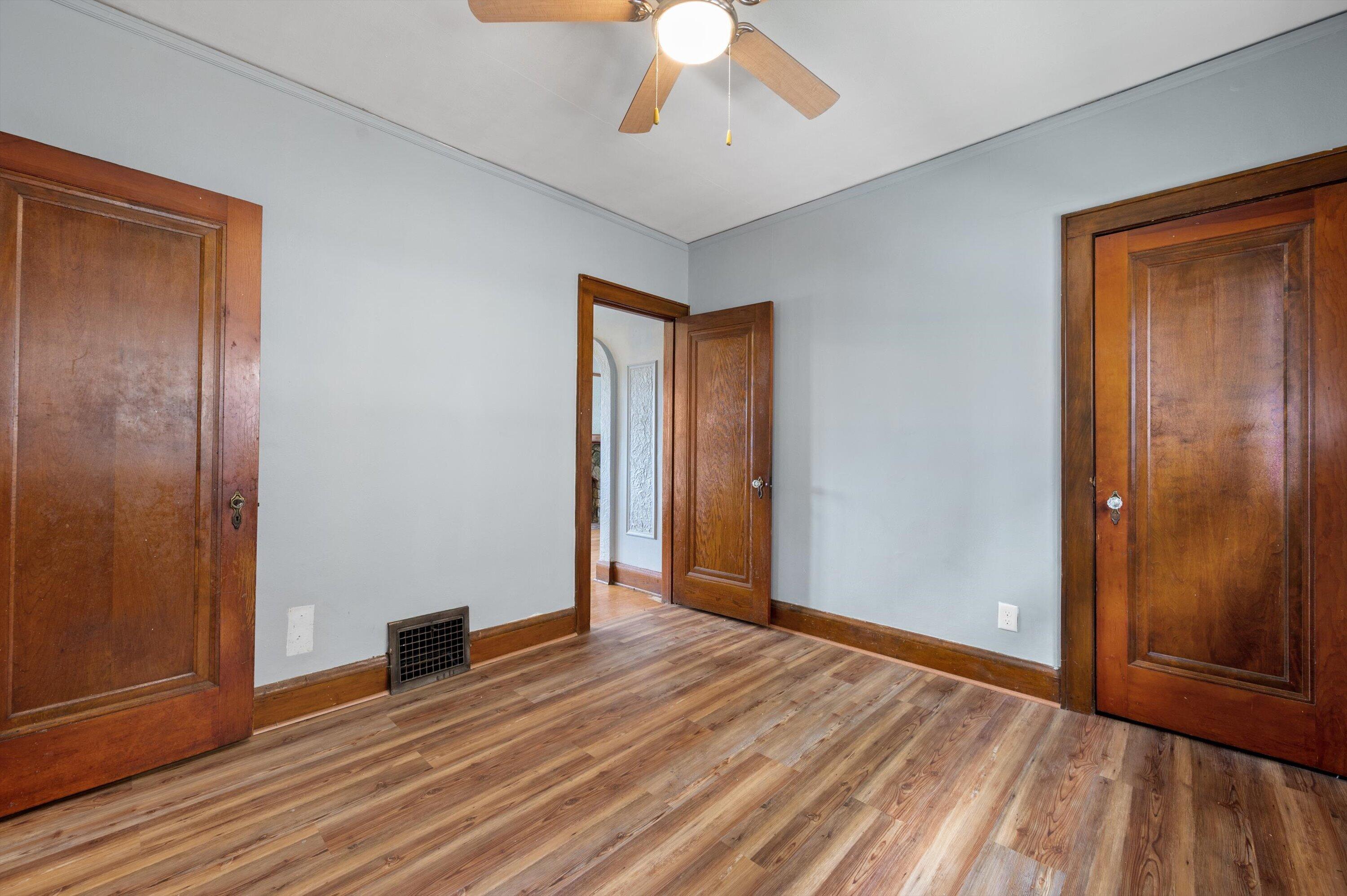 4460 N 30th St, 4462