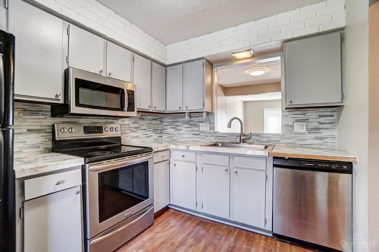 4517 Bonita Drive 9