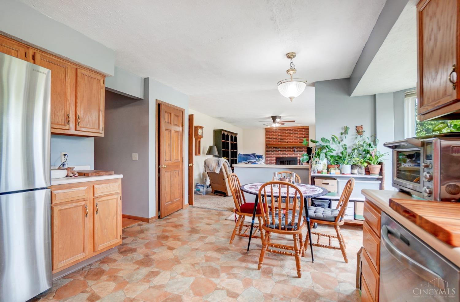 5698 Indian Hill Court