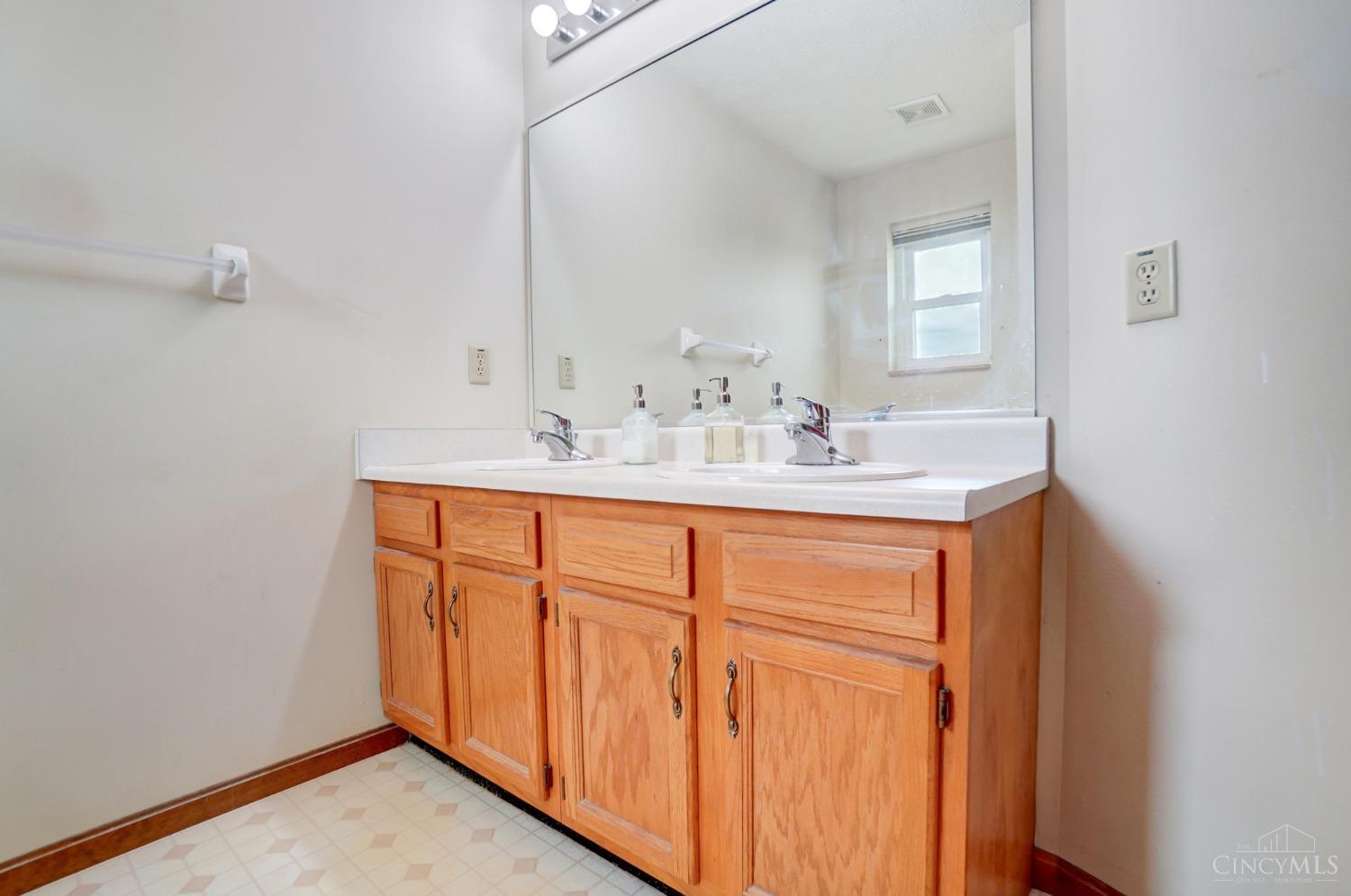 5698 Indian Hill Court
