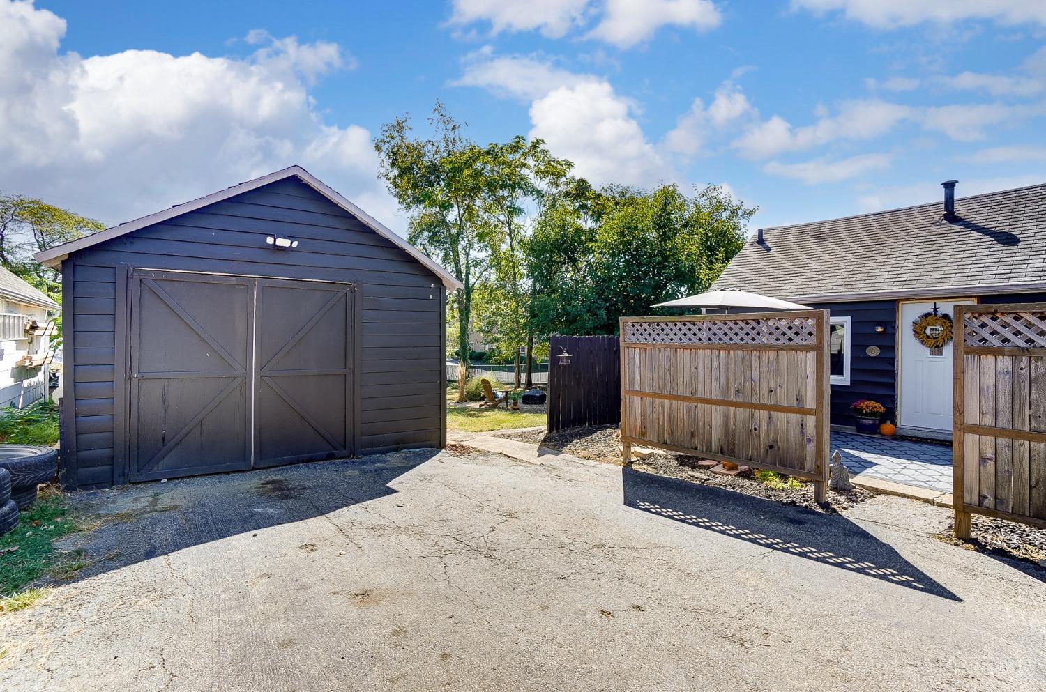 11 Gideon Road