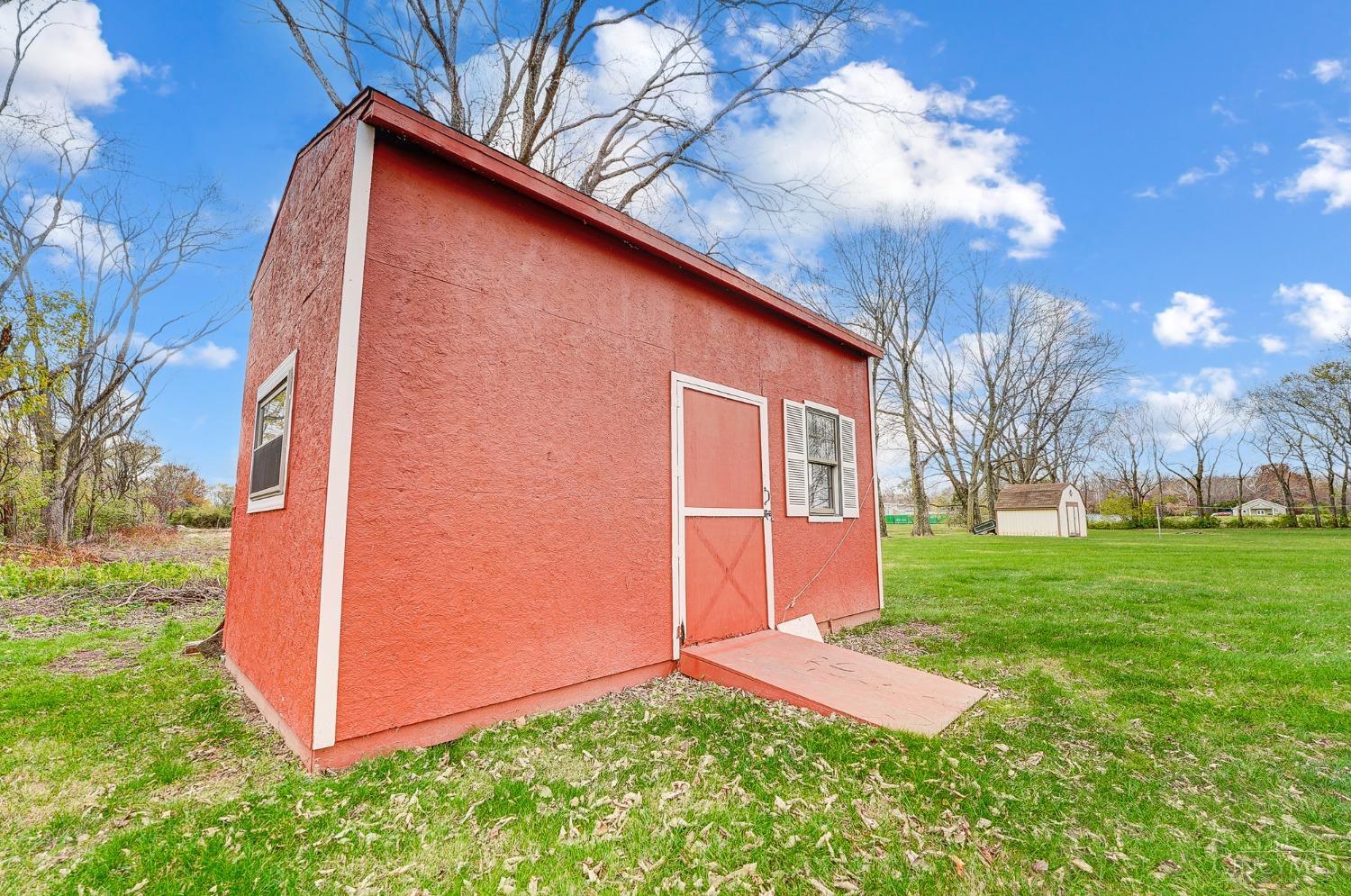 647 W Crescent Lane