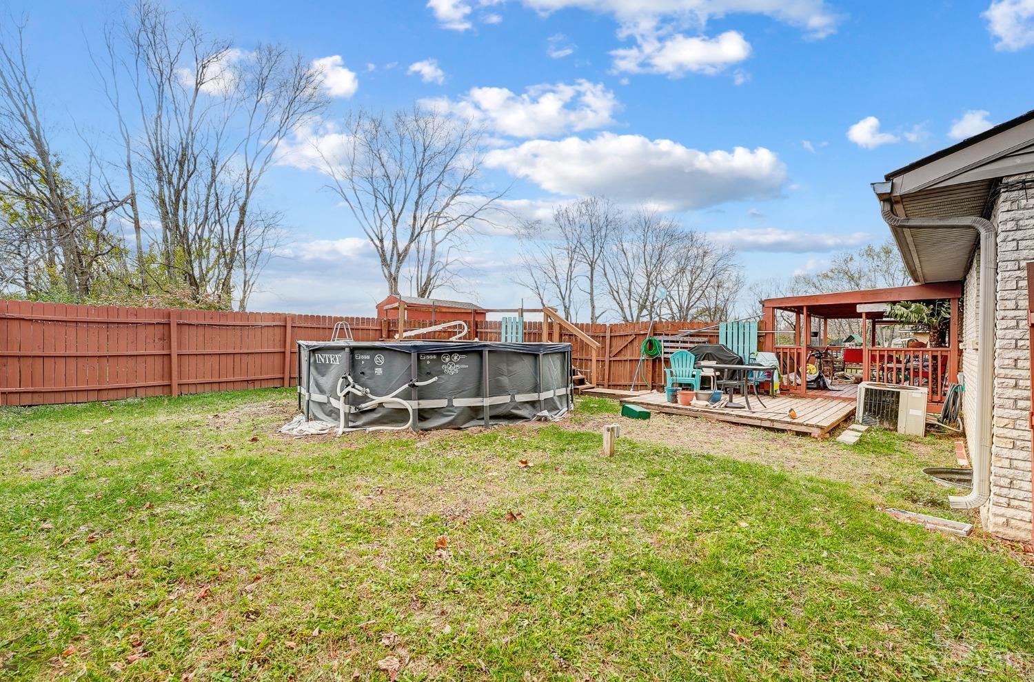 647 W Crescent Lane