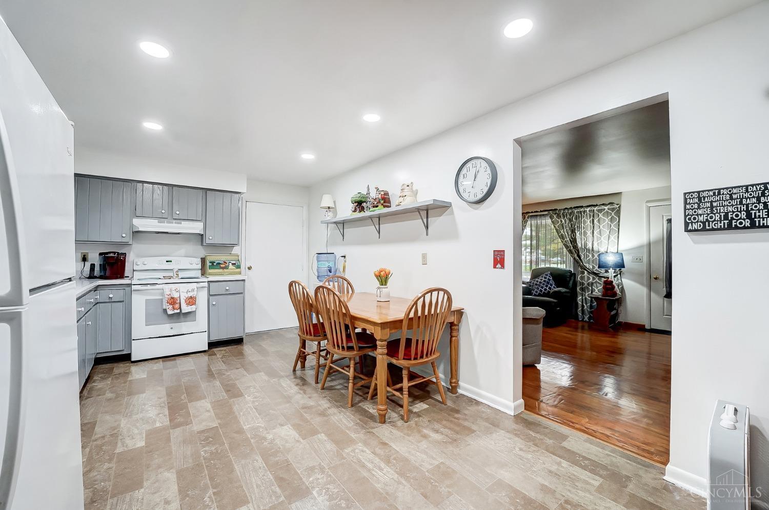 647 W Crescent Lane