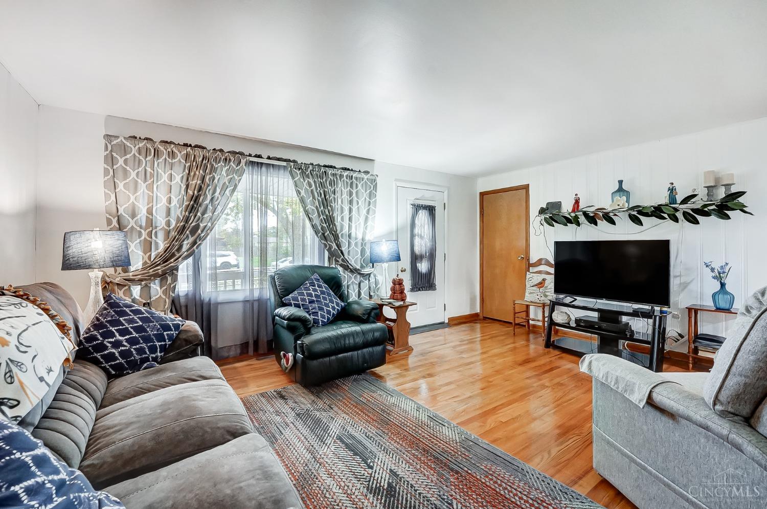 647 W Crescent Lane