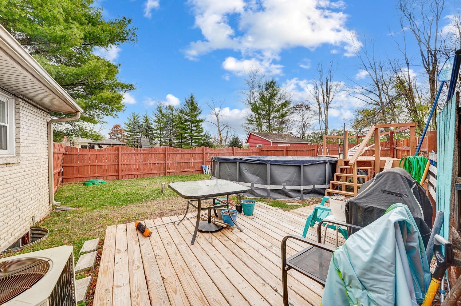 647 W Crescent Lane