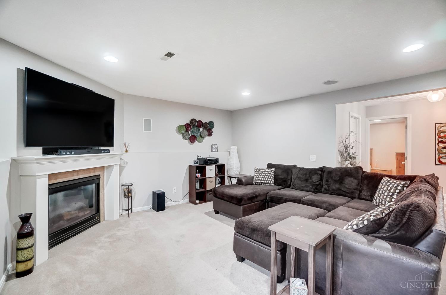 76 Hillcrest Drive