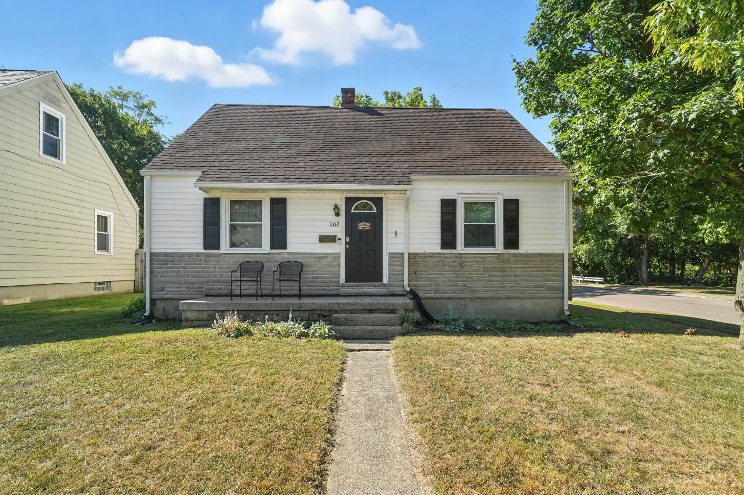 1102 E Lindsey Avenue
