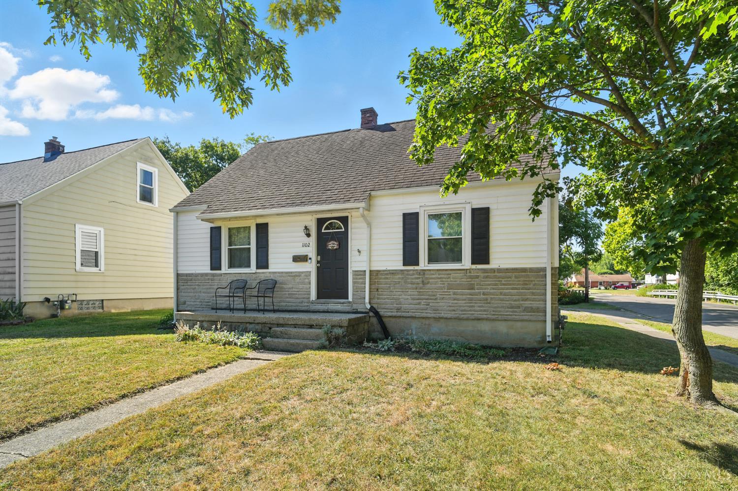 1102 E Lindsey Avenue