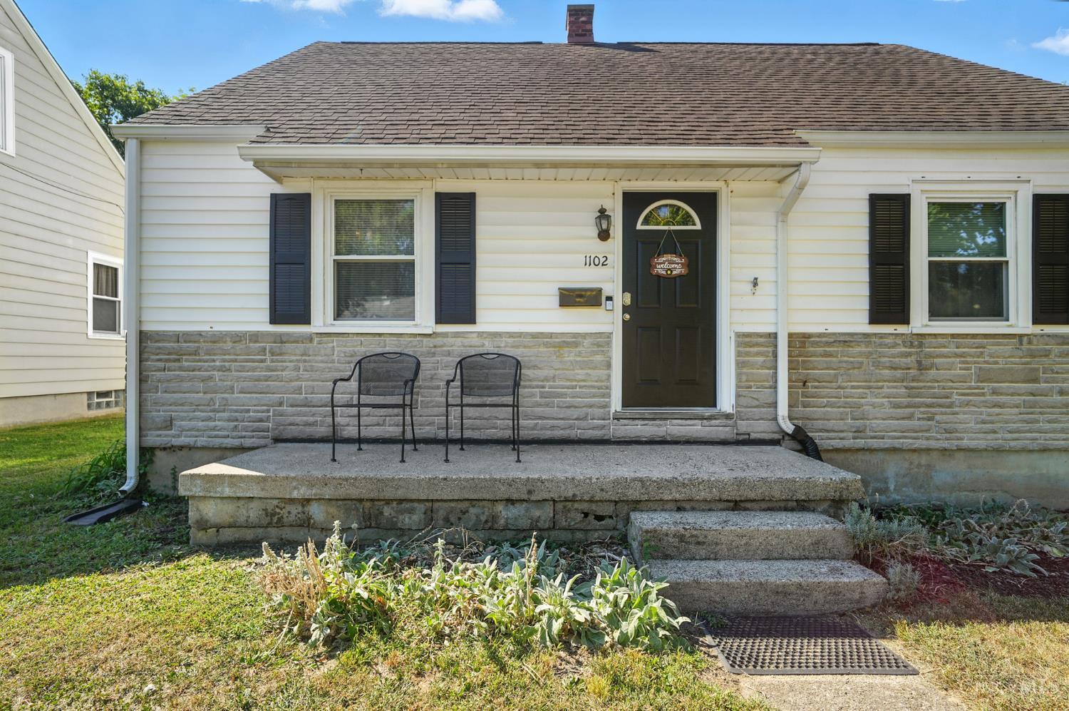 1102 E Lindsey Avenue