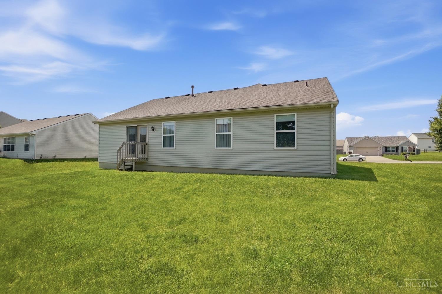 22 Meadowcrest Drive