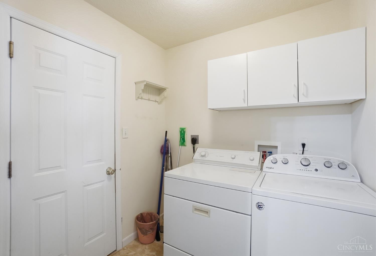 22 Meadowcrest Drive