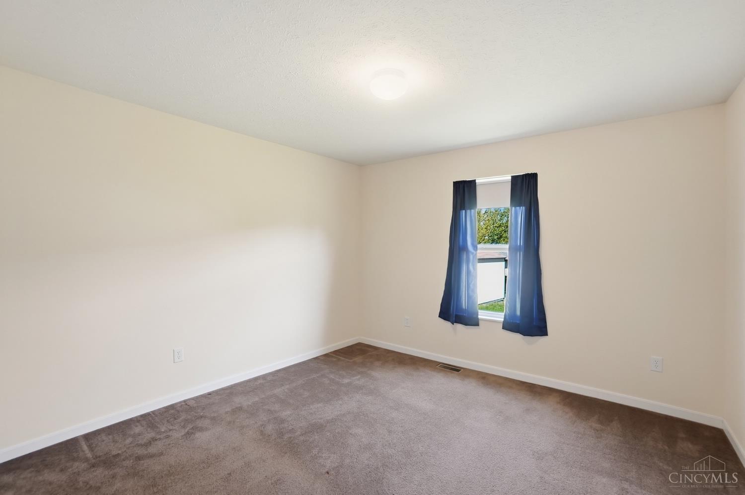 22 Meadowcrest Drive