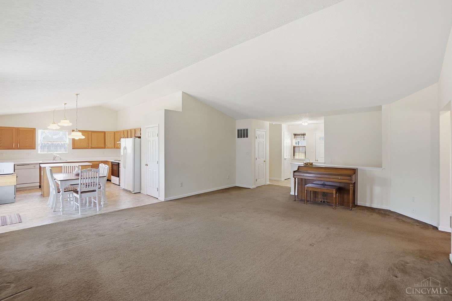 22 Meadowcrest Drive