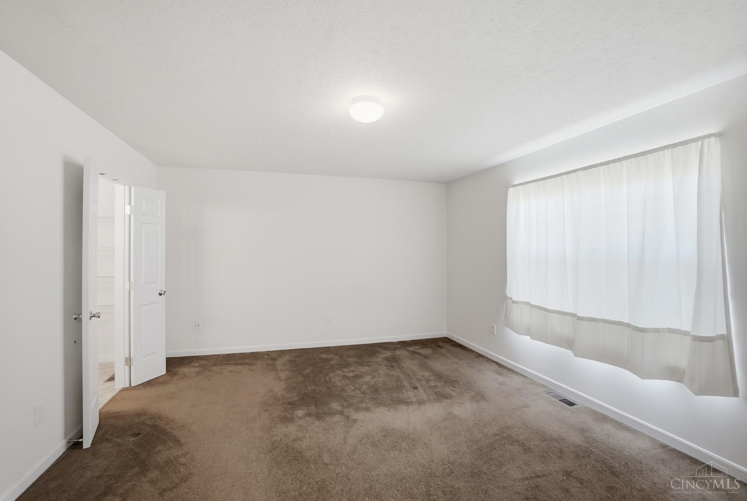 22 Meadowcrest Drive