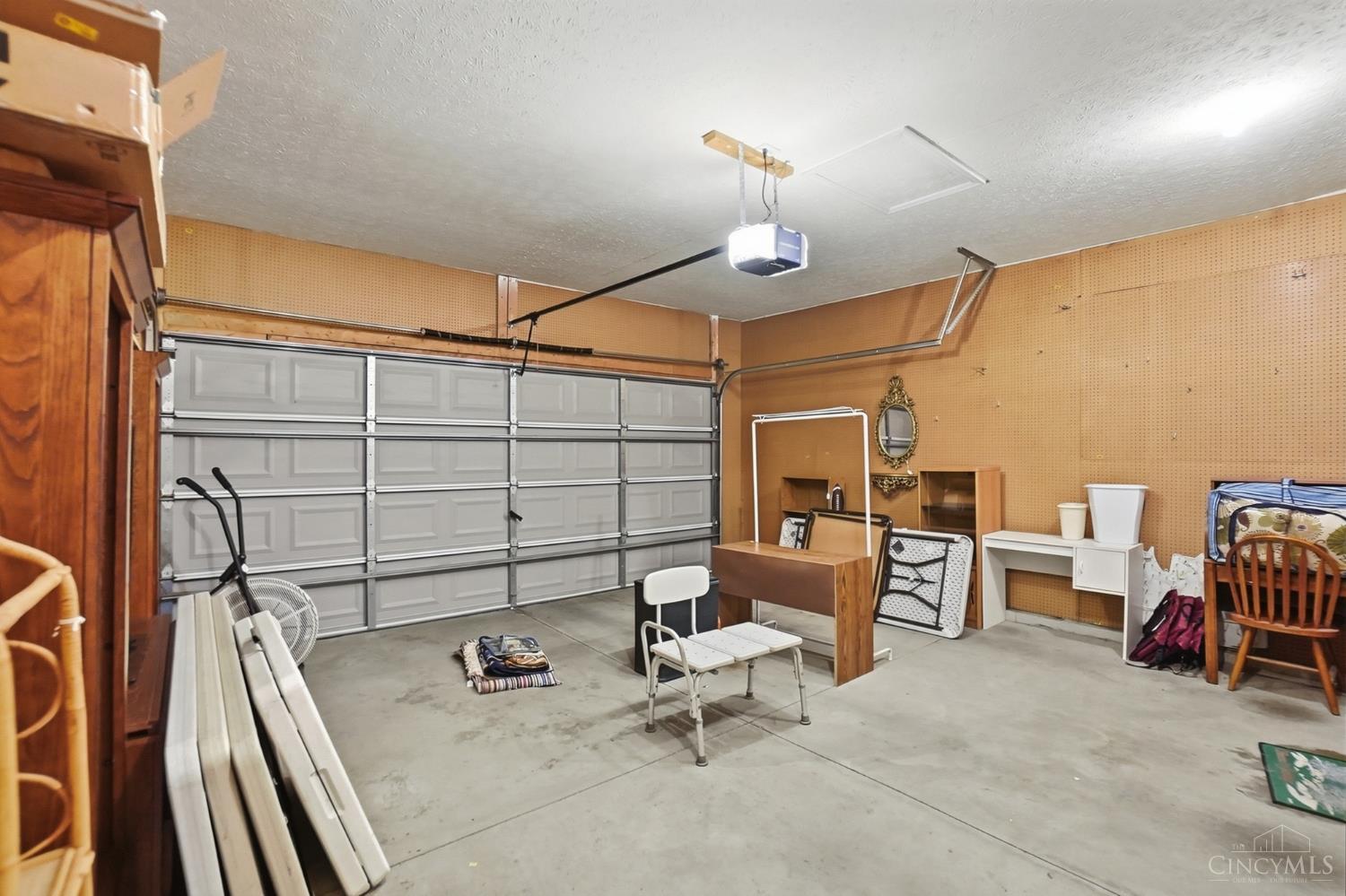 22 Meadowcrest Drive