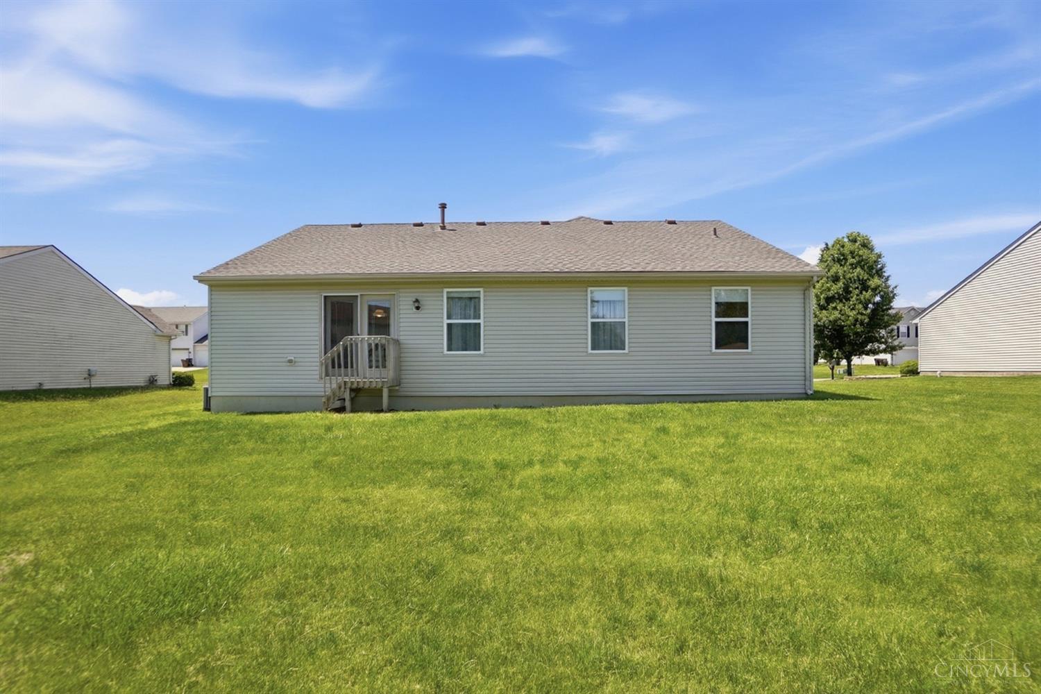 22 Meadowcrest Drive