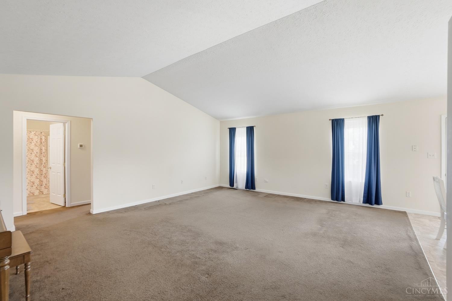 22 Meadowcrest Drive