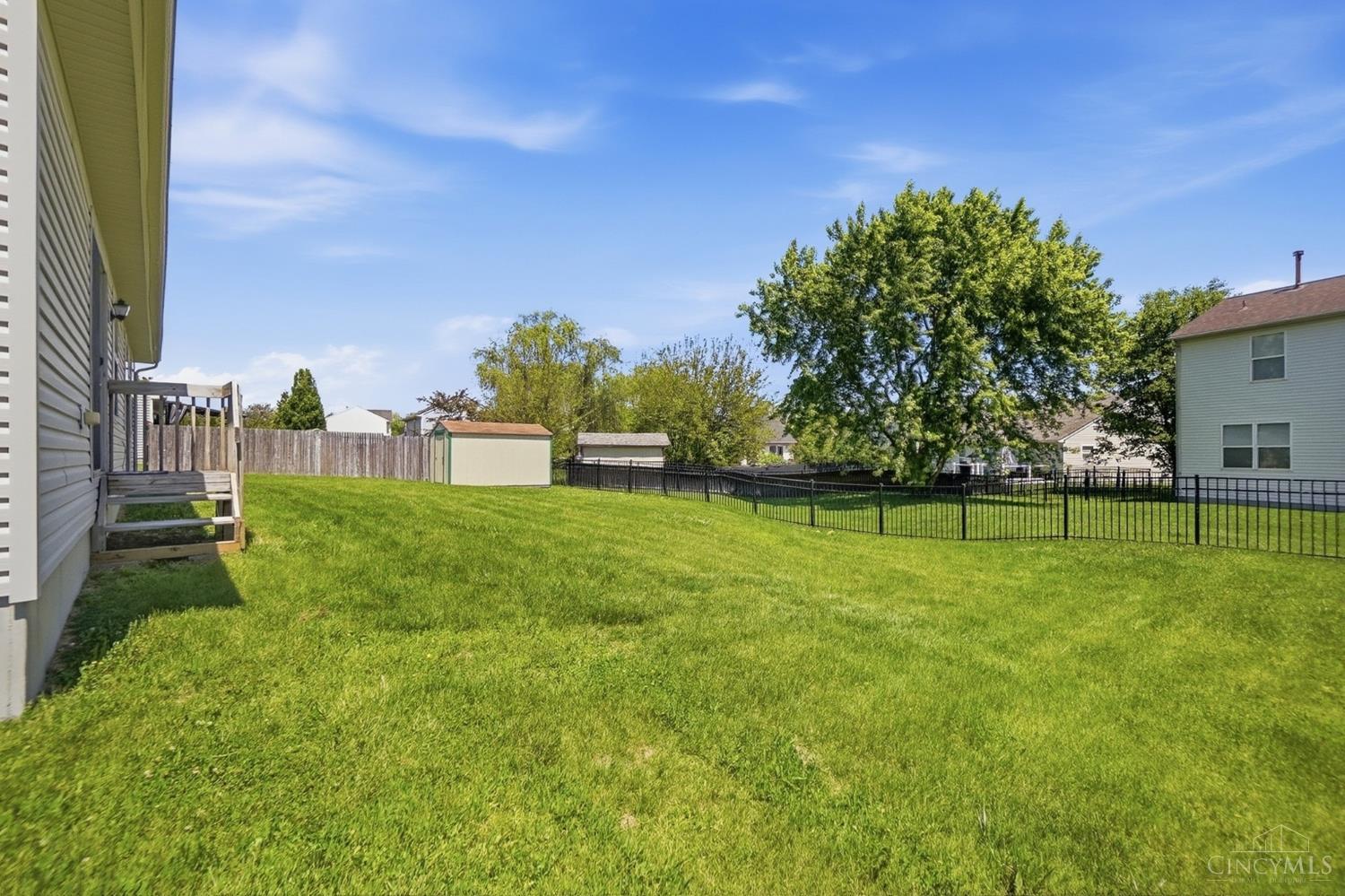 22 Meadowcrest Drive